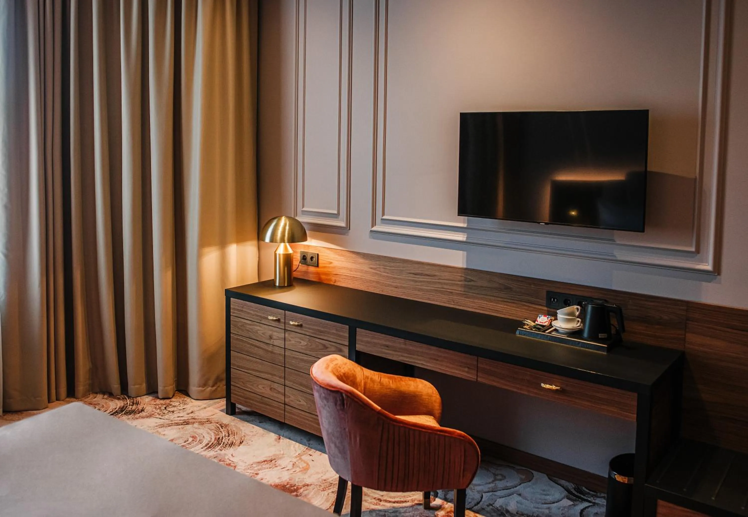 Photo of the whole room, Bed in Nadiya Palace & Wellness