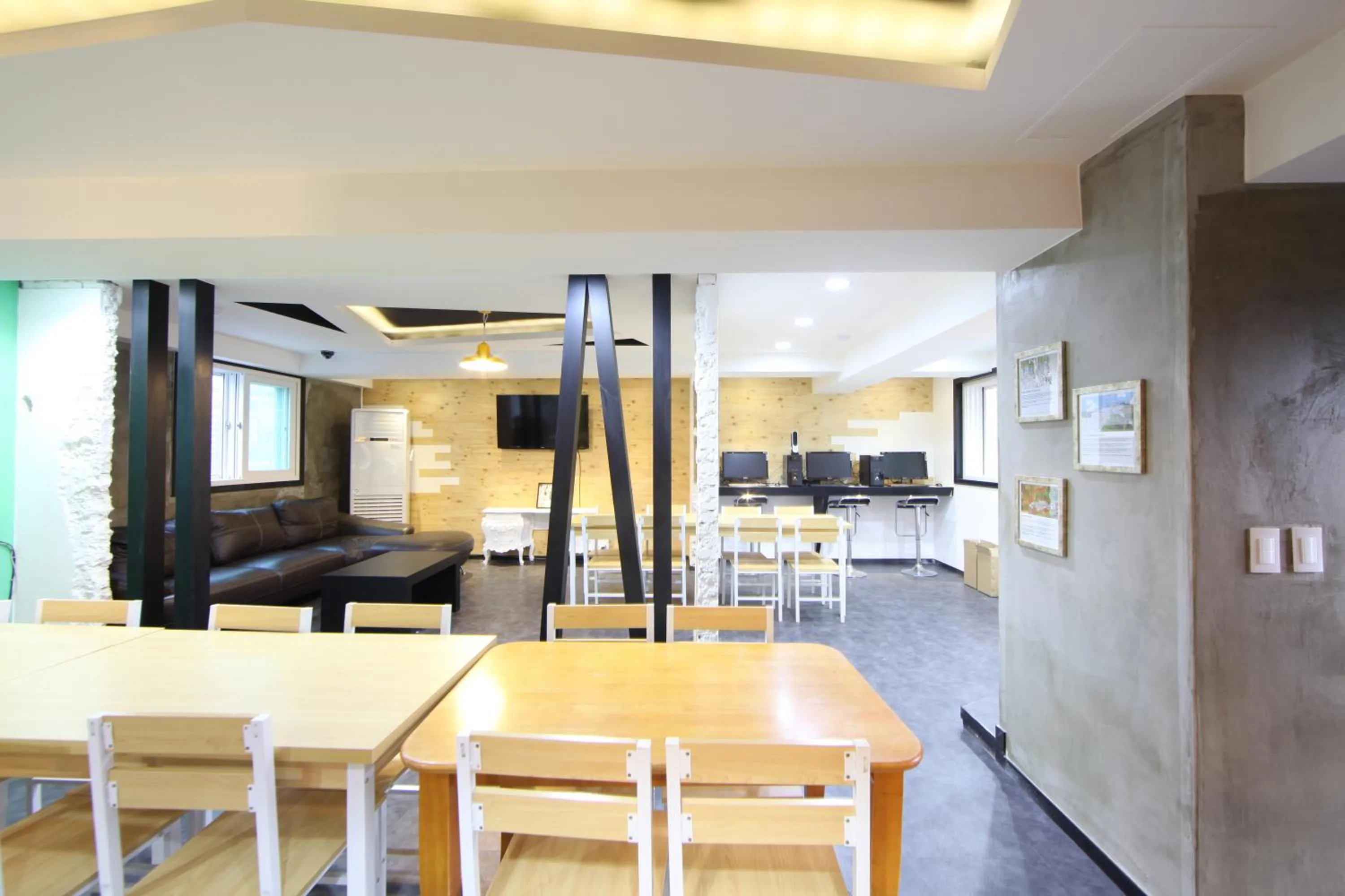 Lounge or bar in Calli Hostel