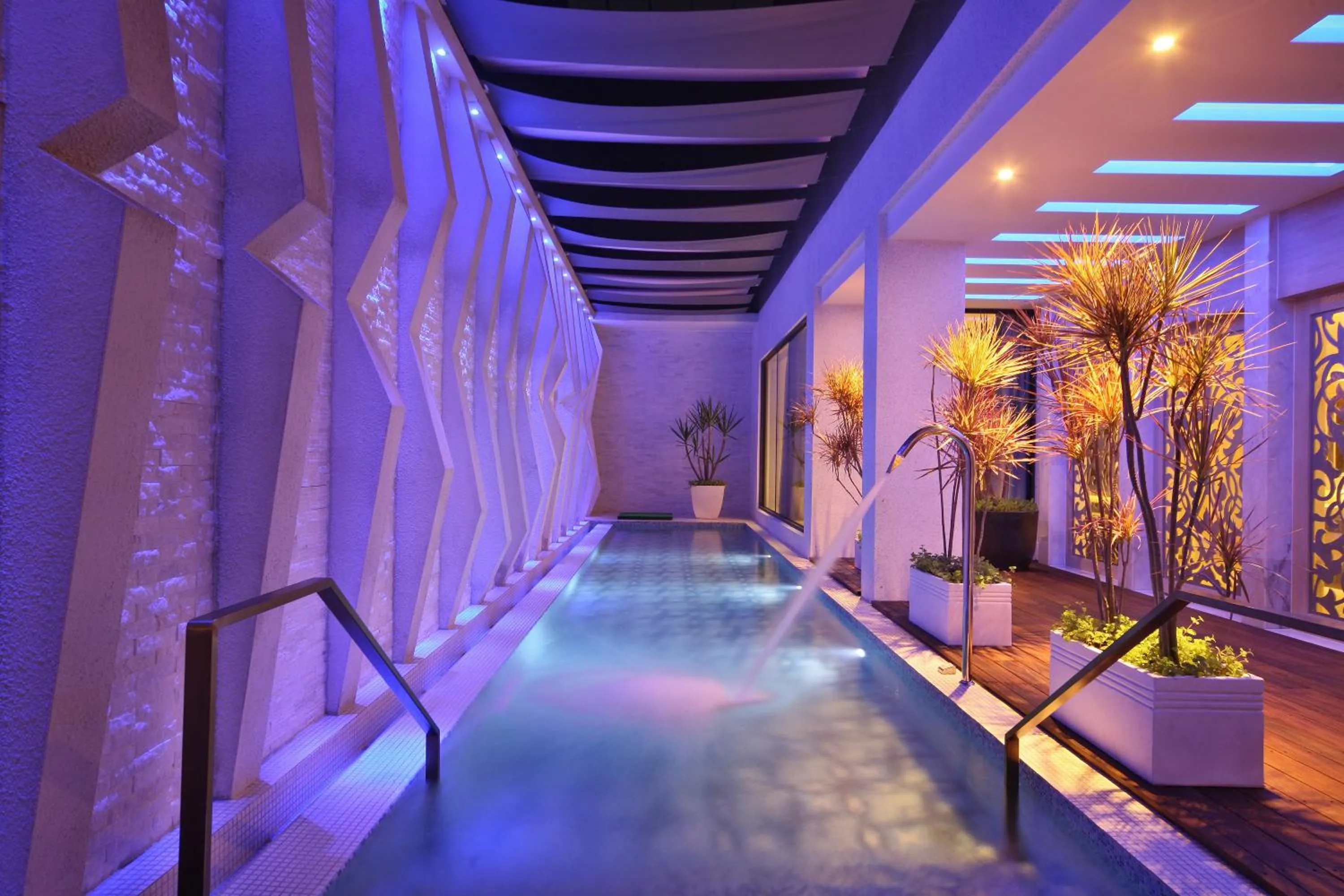 Pool view in Han Guan Motel