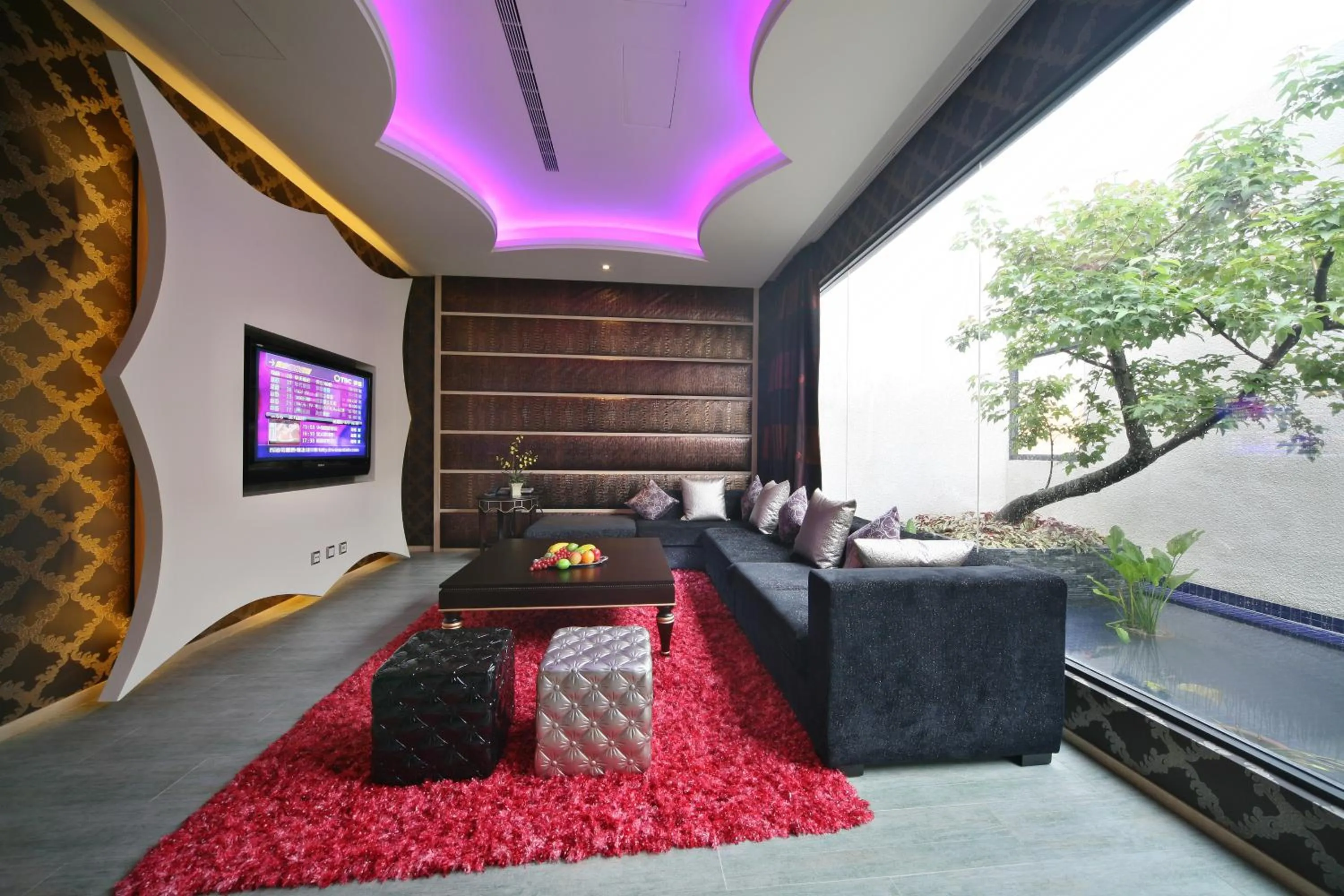 Karaoke in Han Guan Motel