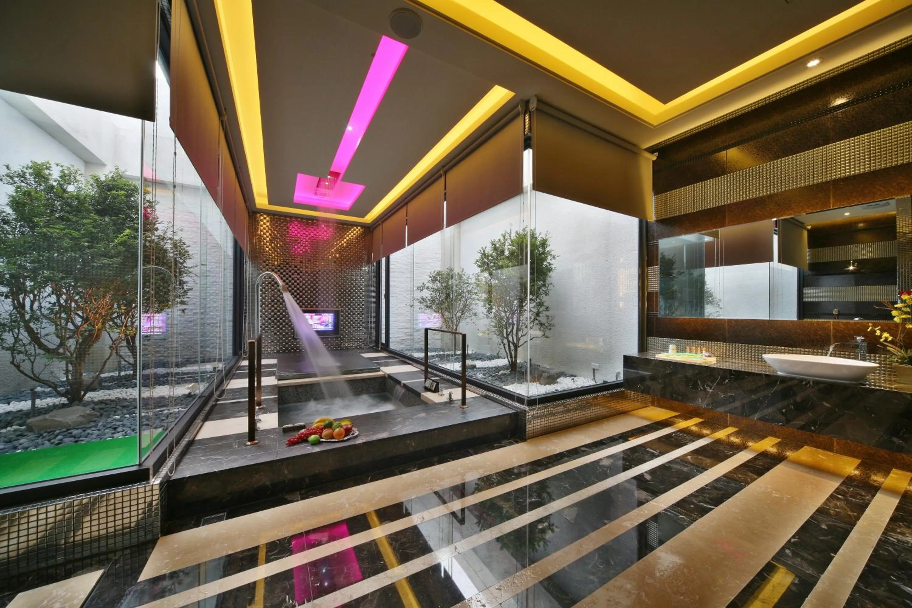 Bathroom in Han Guan Motel