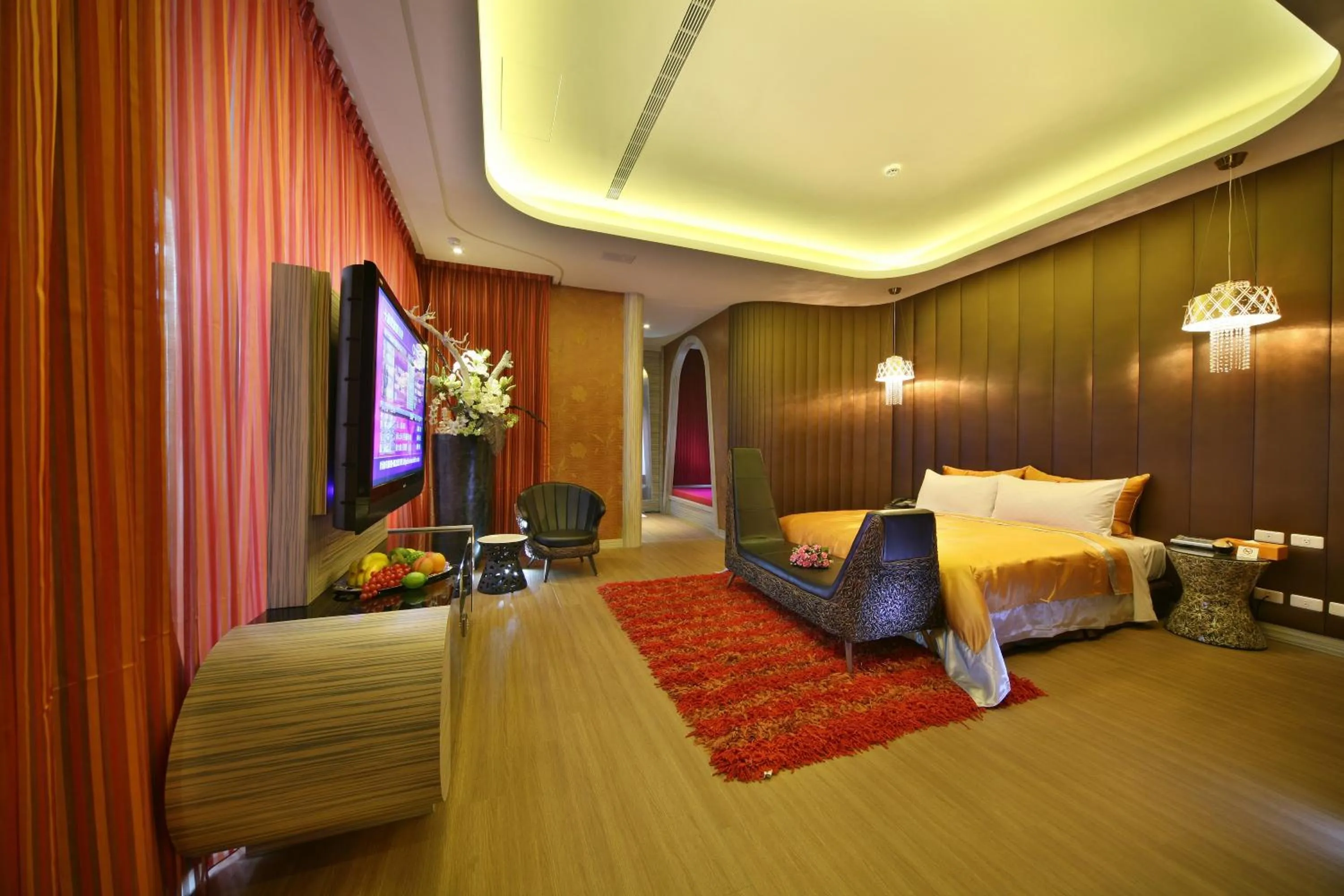 Photo of the whole room, Bed in Han Guan Motel