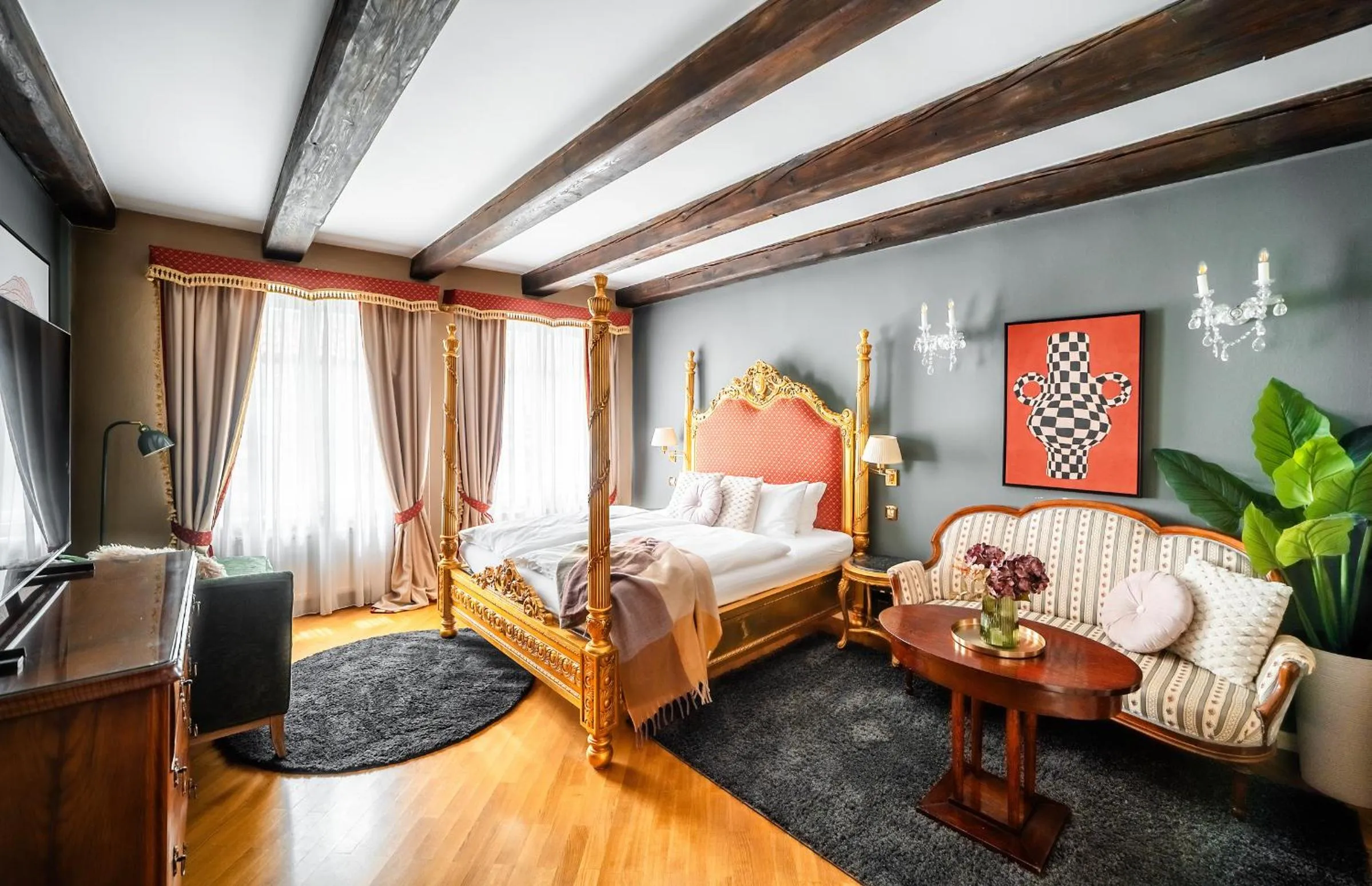 Bed in Nosticova Heritage