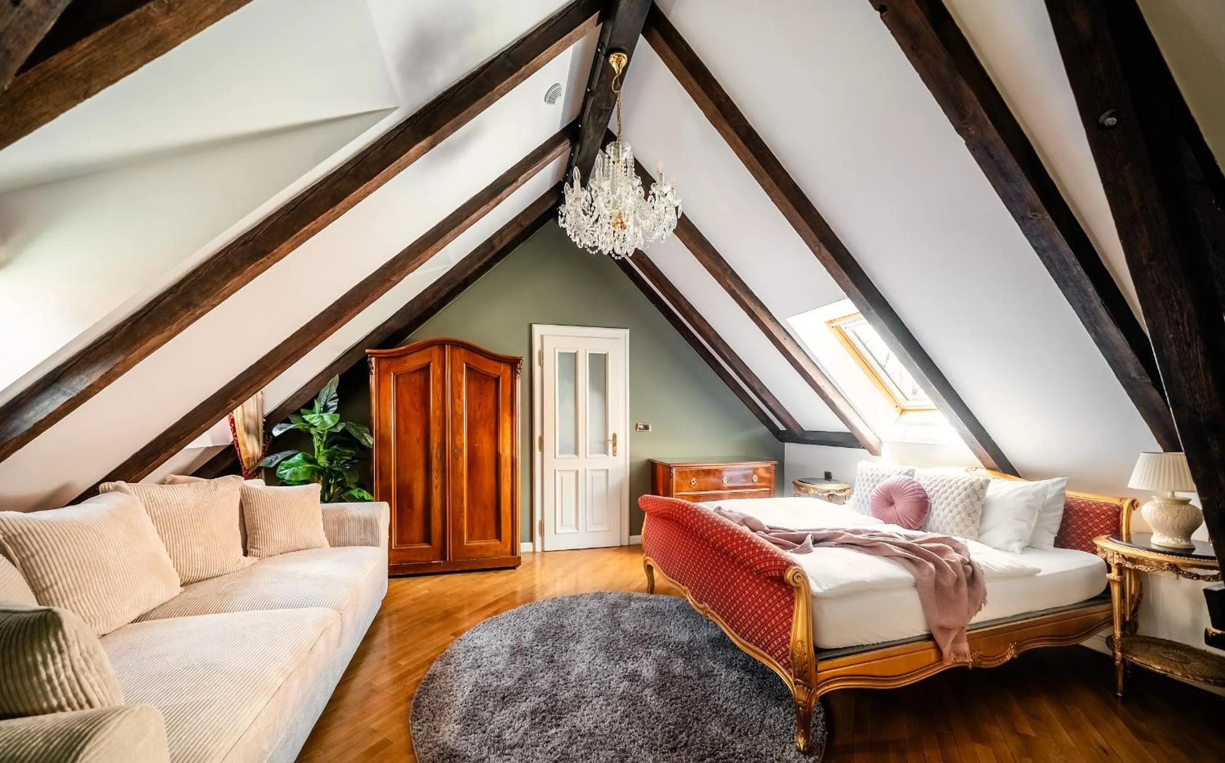 Bed in Nosticova Heritage