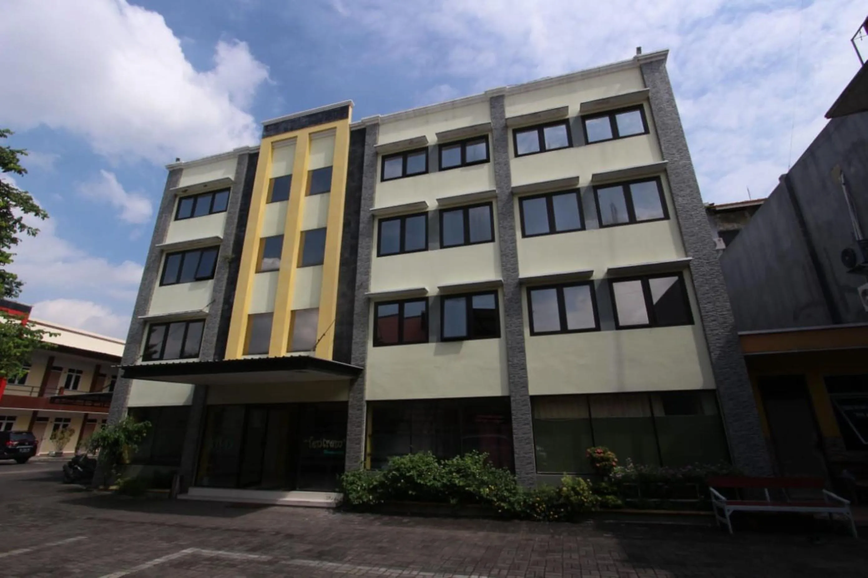 Property building in Homestay Tentrem Simpang Lima