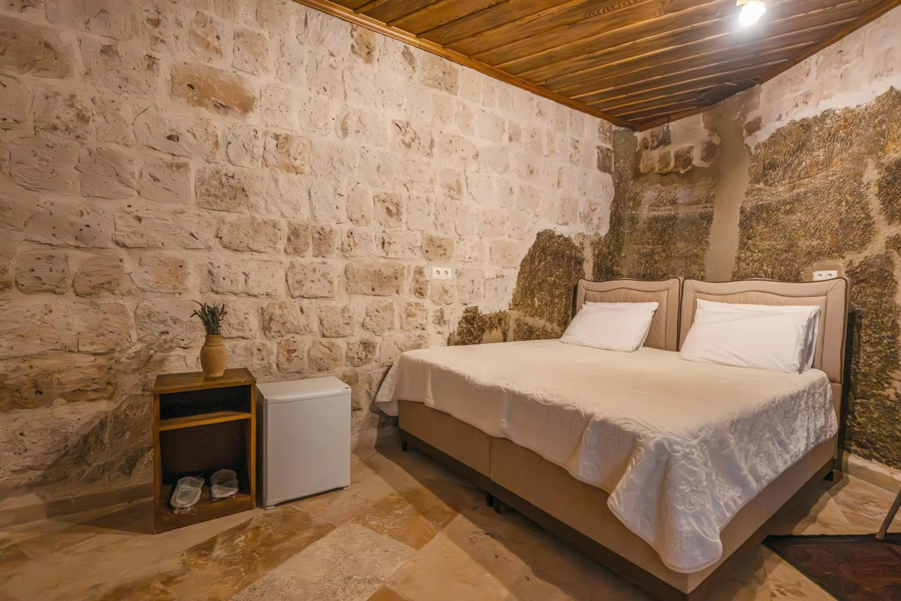 Bed in Belenus Cave House