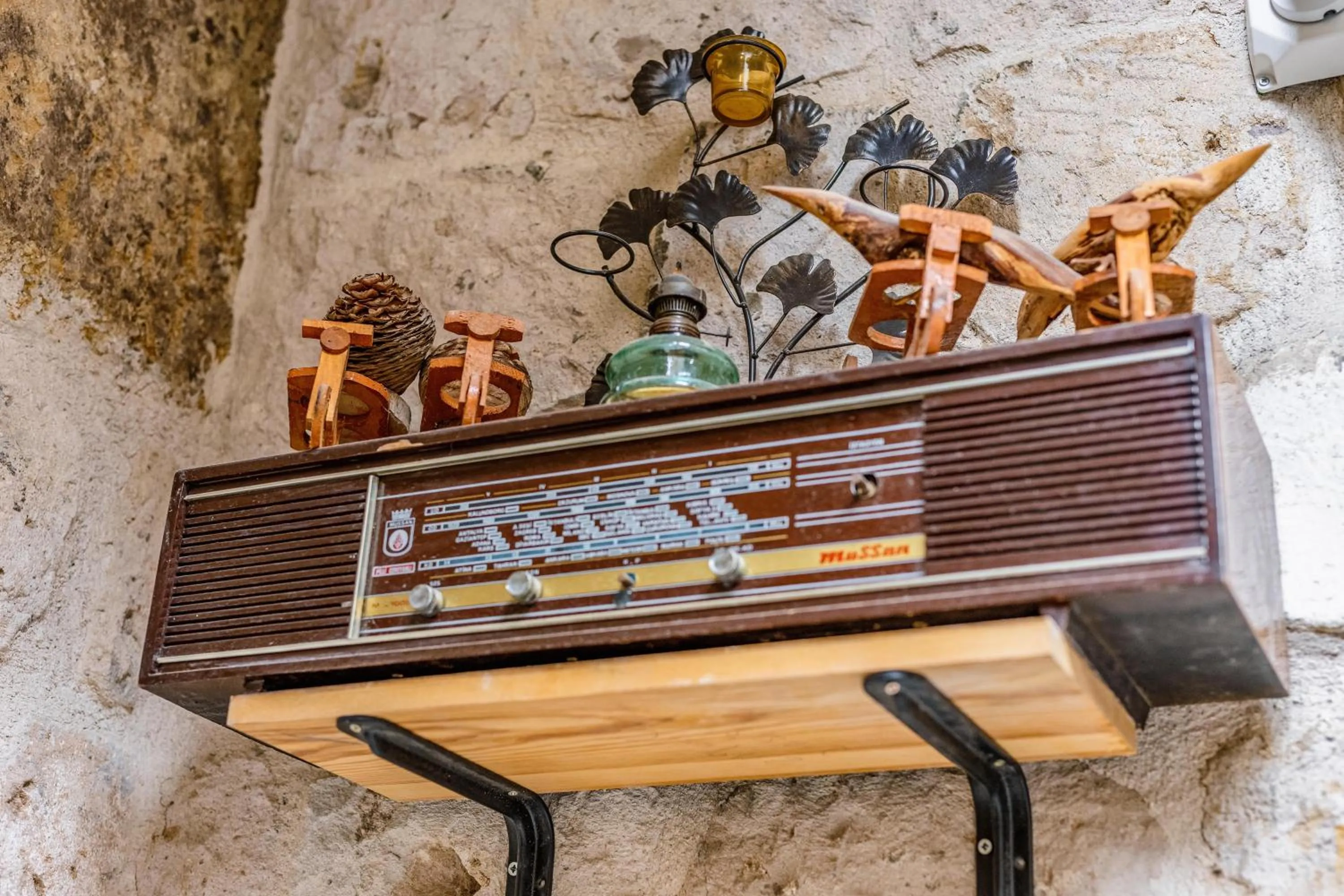 Decorative detail in Belenus Cave House