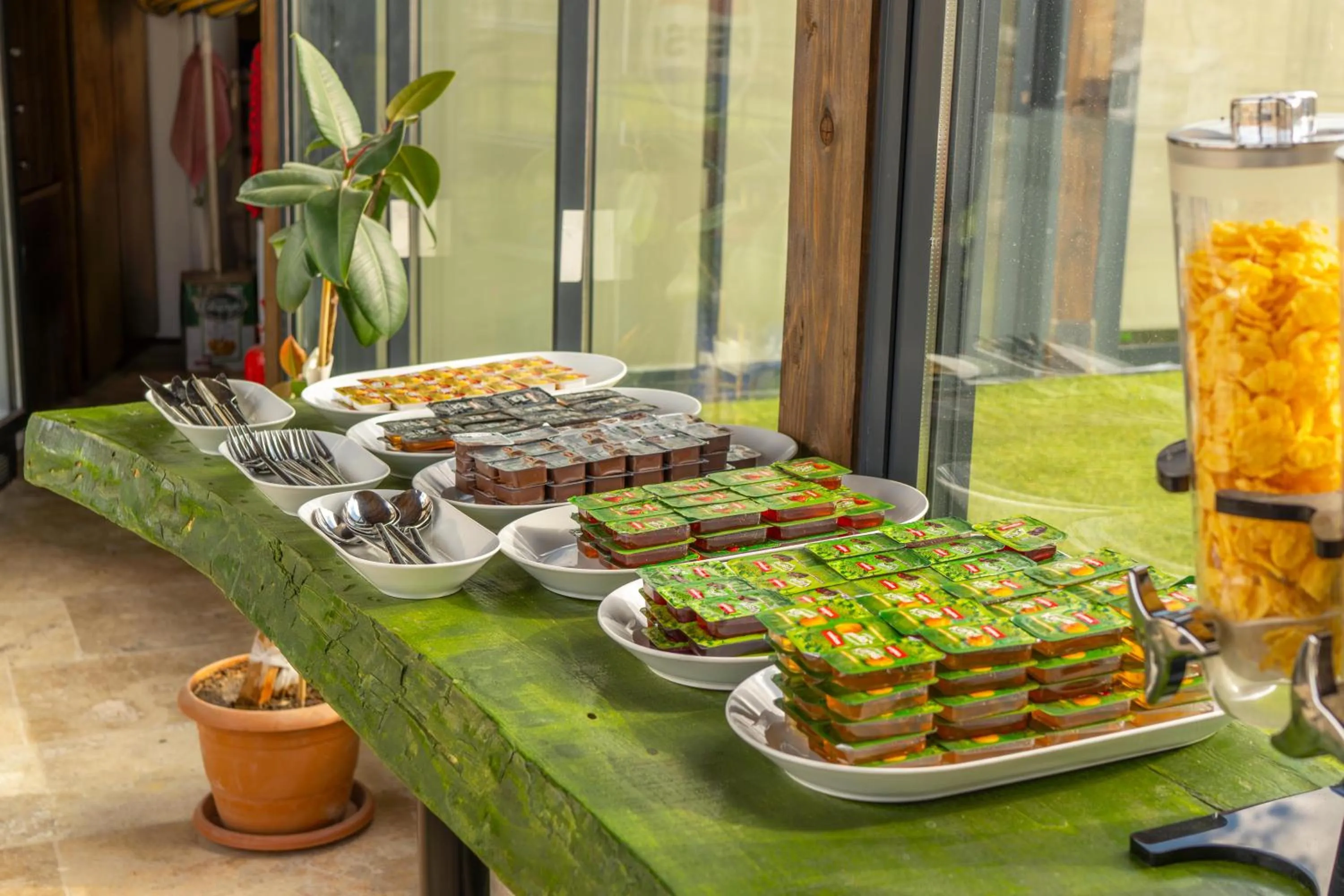 Buffet breakfast in Belenus Cave House