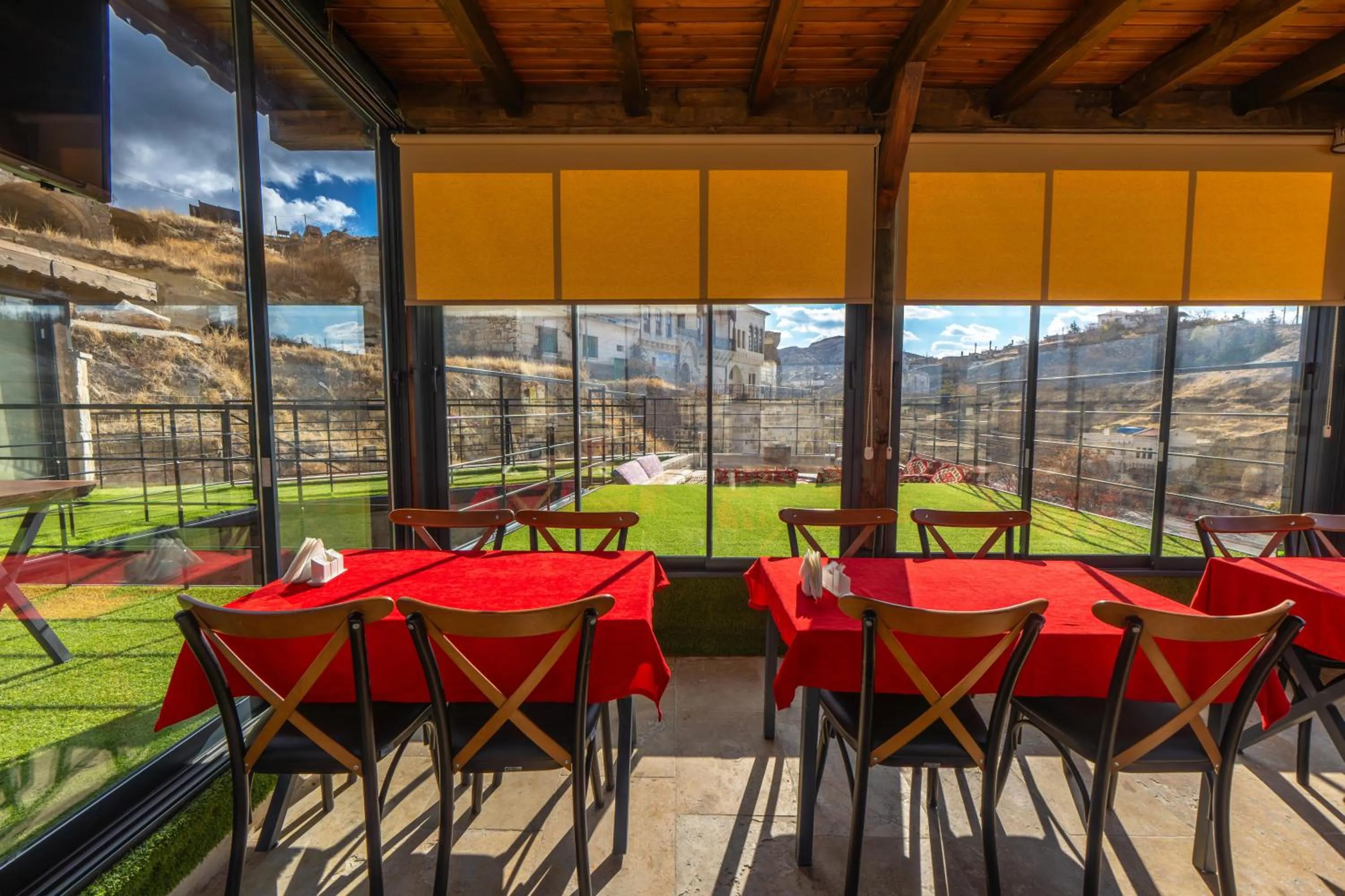 Restaurant/places to eat in Belenus Cave House