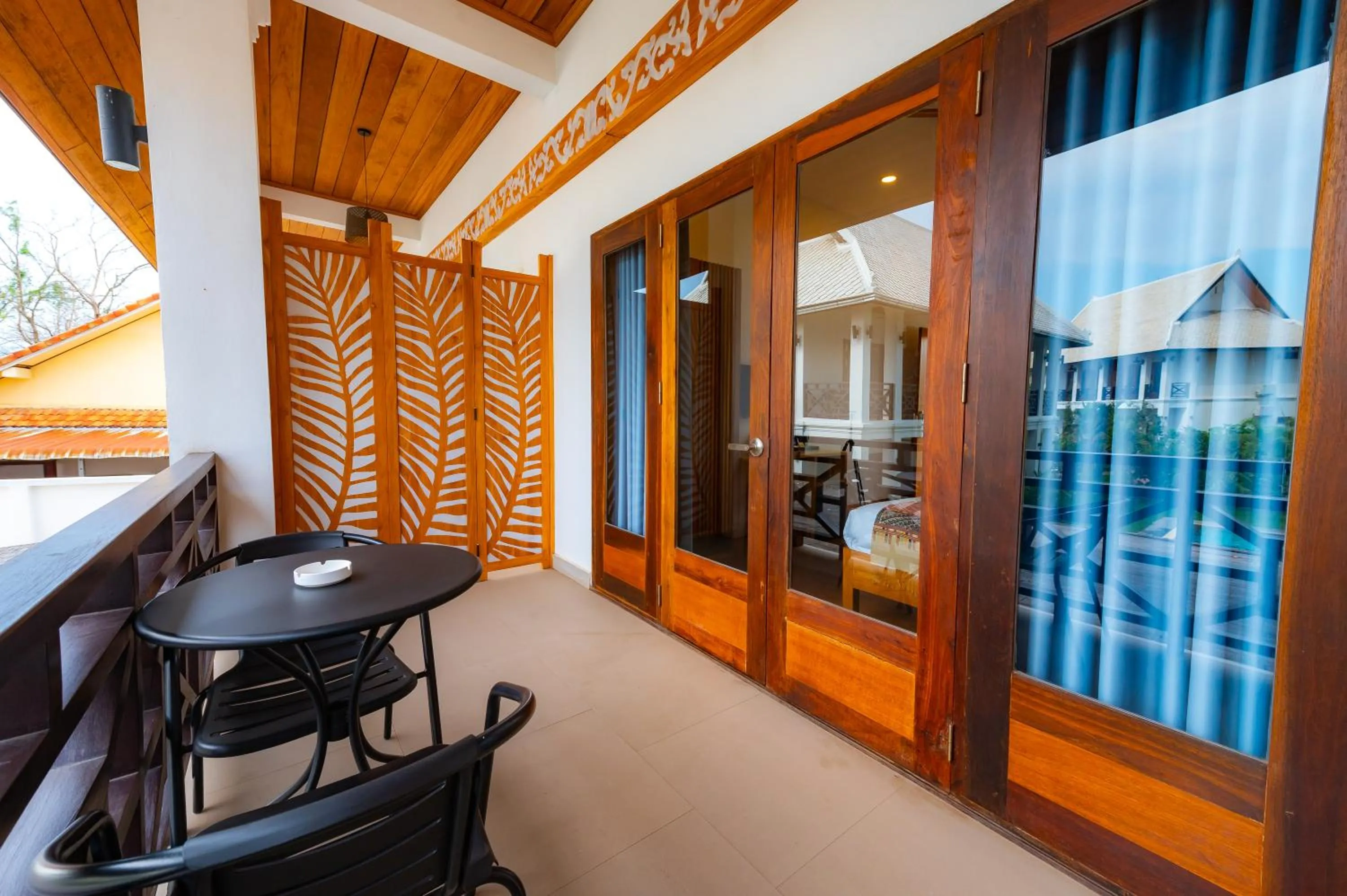 Balcony/Terrace in Madilao Hotel