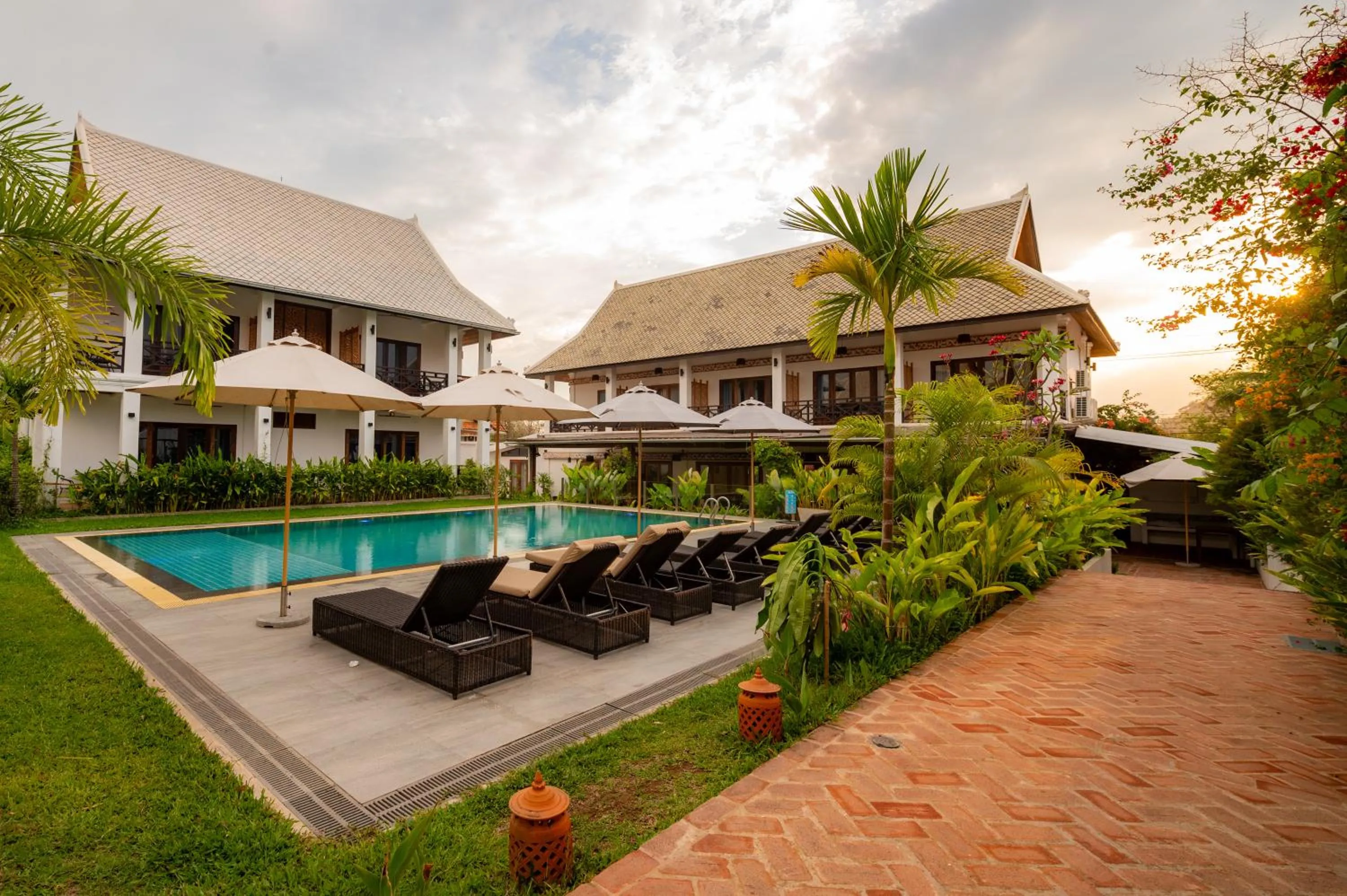 Garden in Madilao Hotel