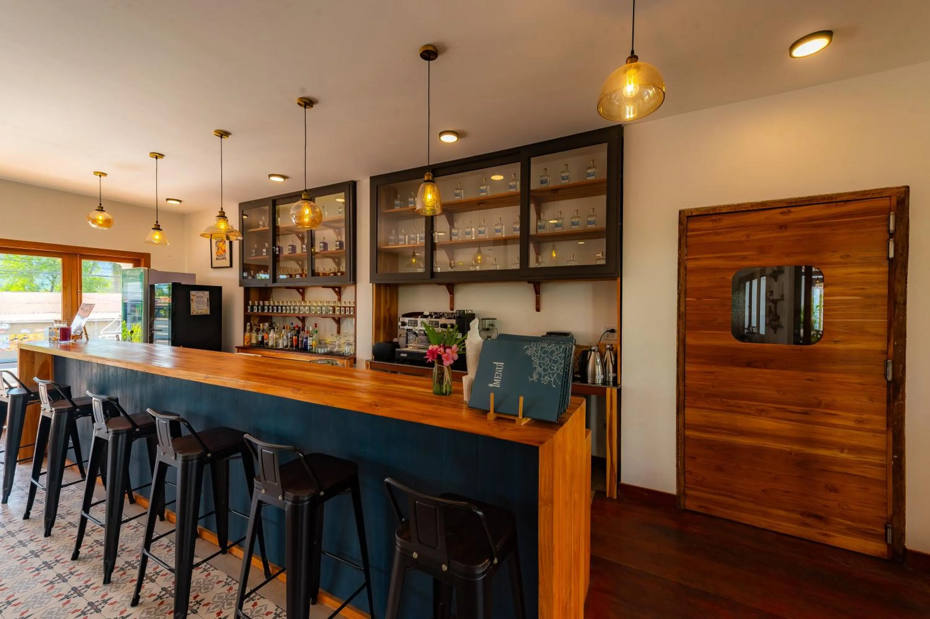 Restaurant/places to eat in Madilao Hotel