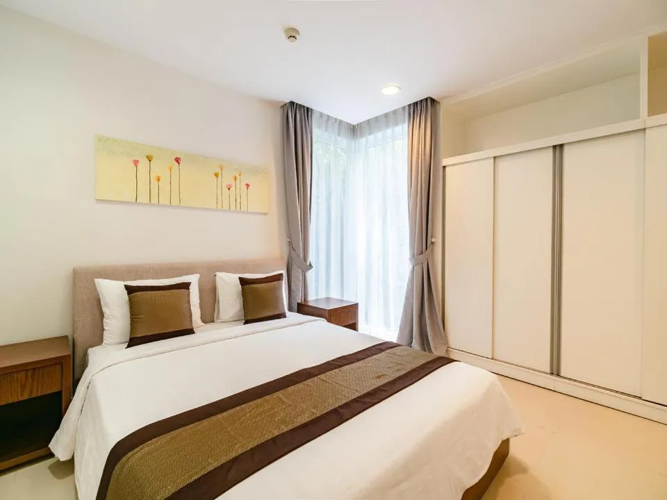 Bed in Glenwood Residences