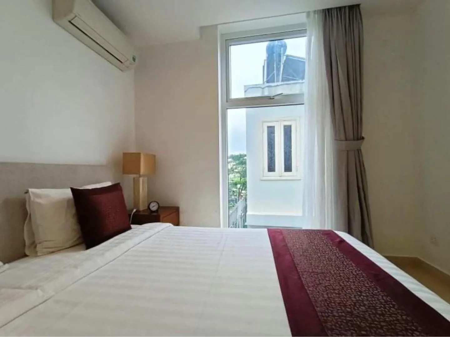 Bed in Glenwood Residences