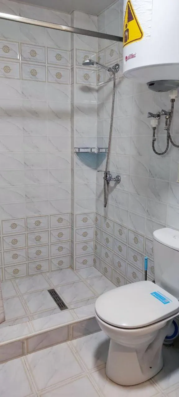 Shower in Boston Hotel Tashkent