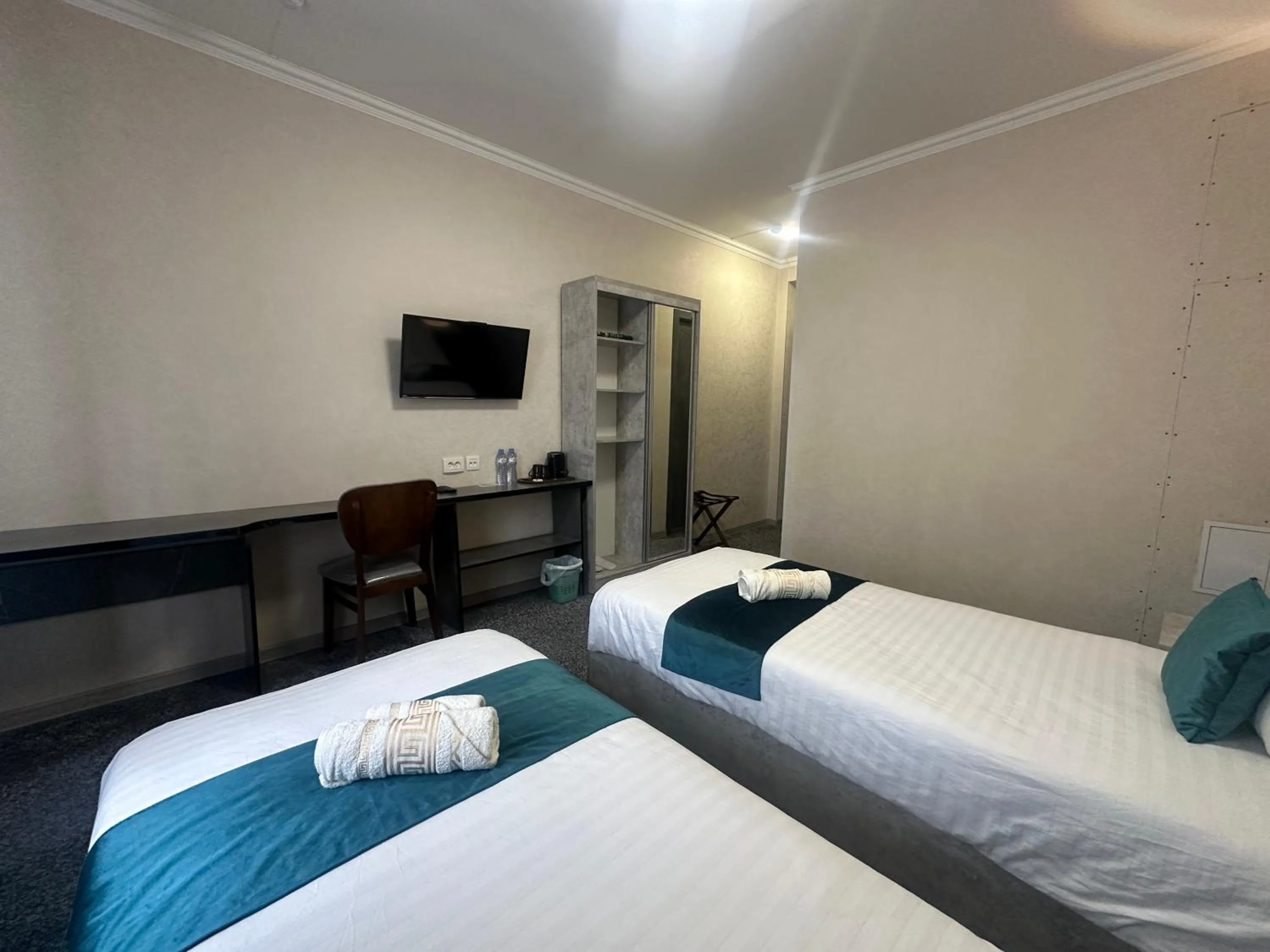 Bedroom, Bed in Boston Hotel Tashkent