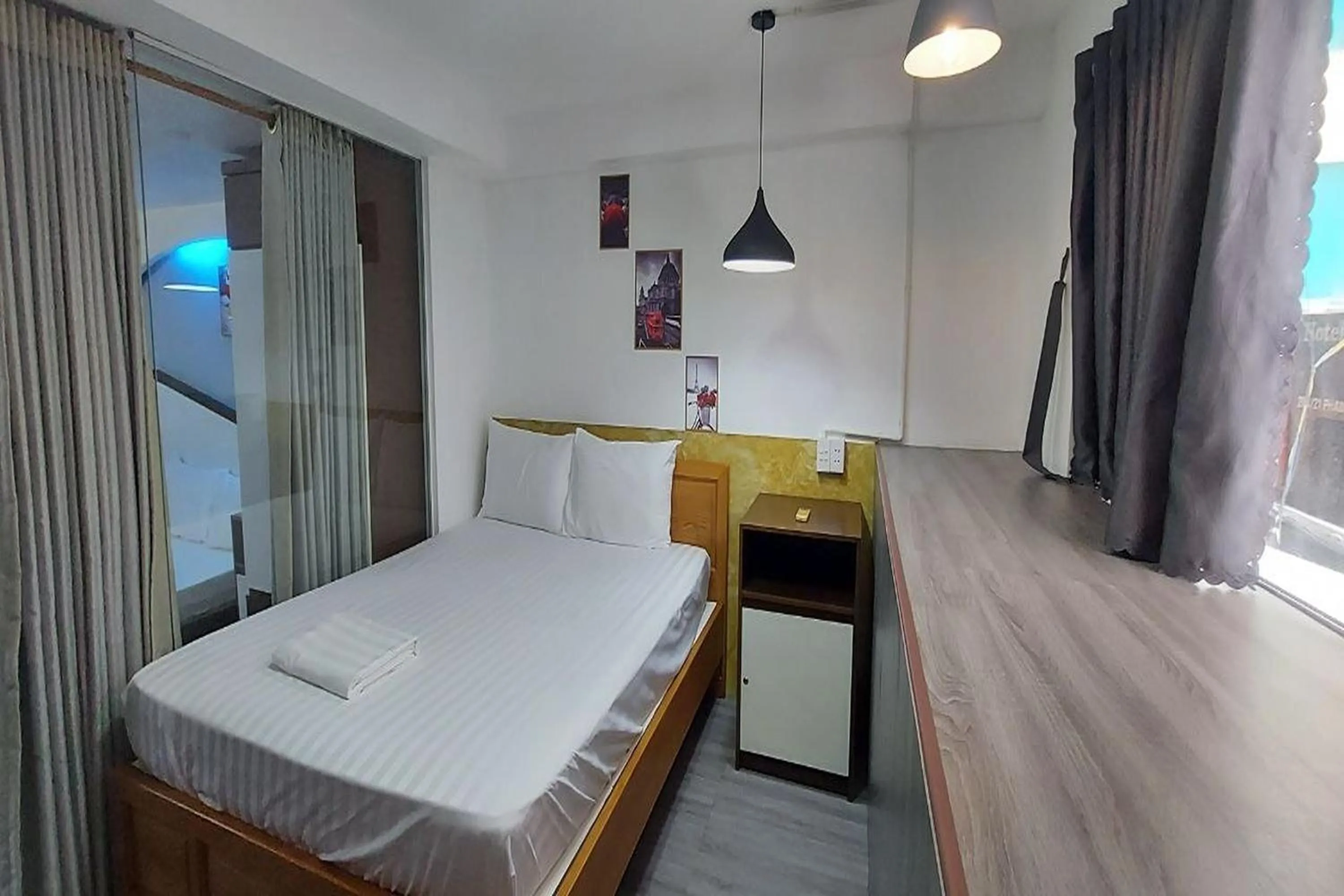 Bedroom, Bed in Ailen Garden 2 Hotel