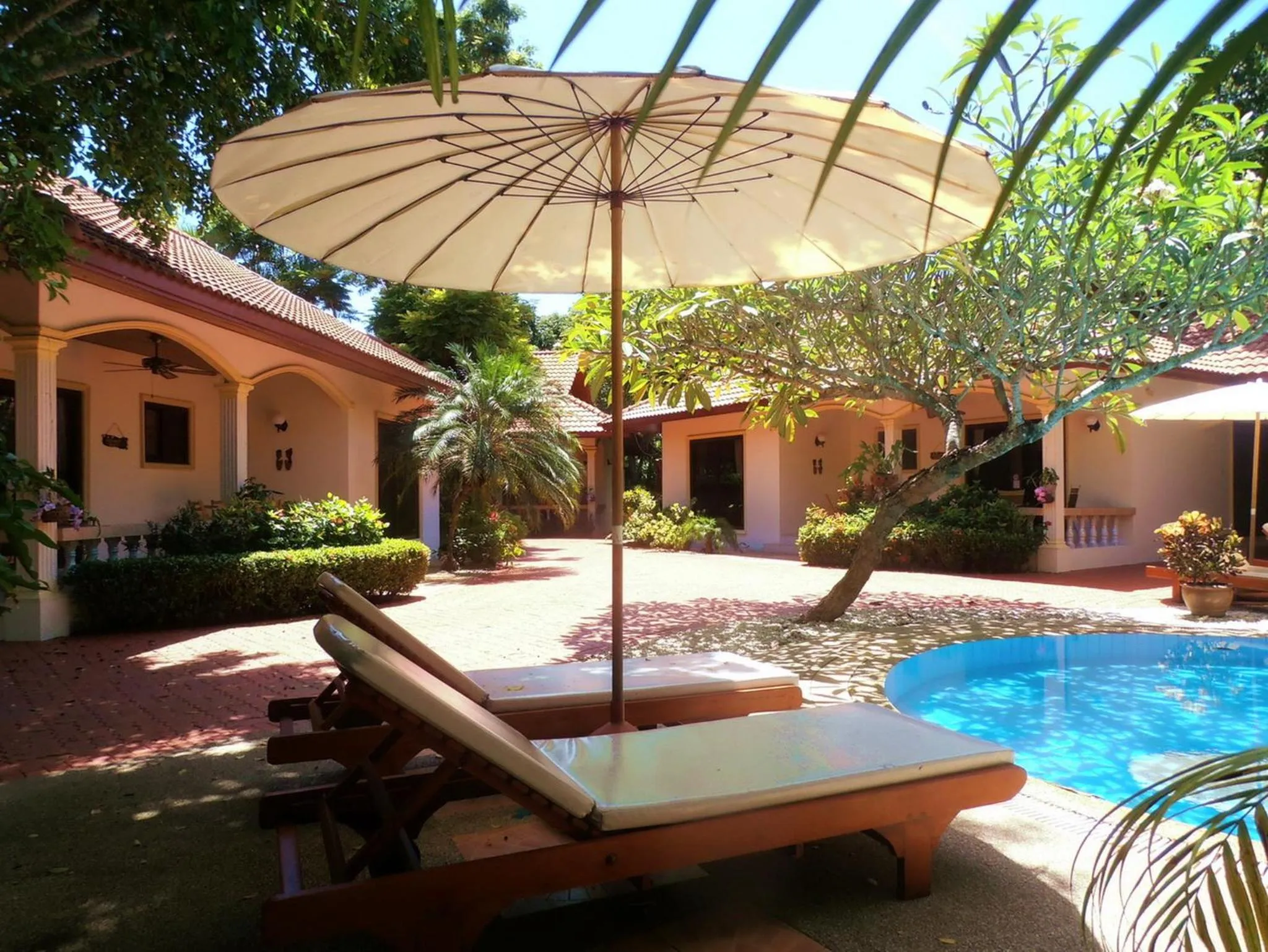 Swimming pool in Coconut Paradise Holiday Villas