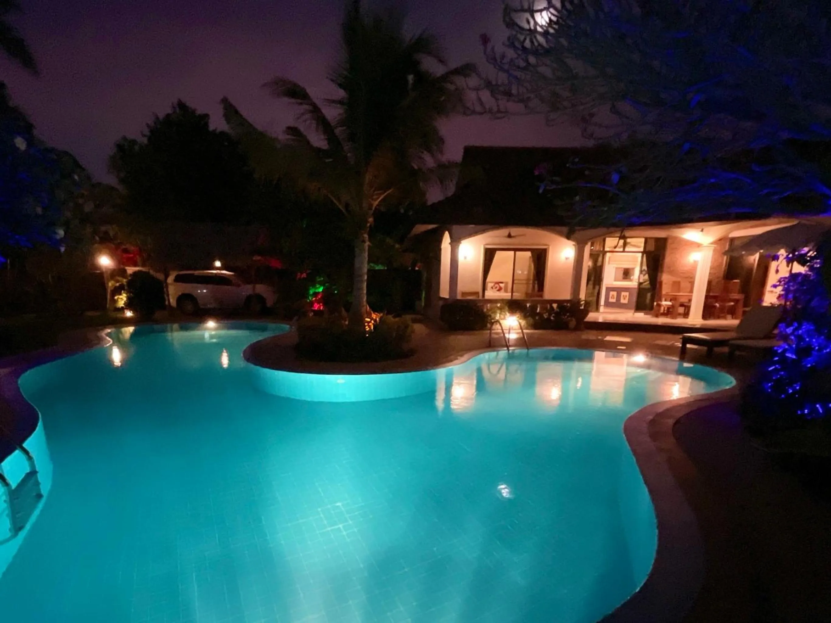 Coconut Paradise Holiday Villas