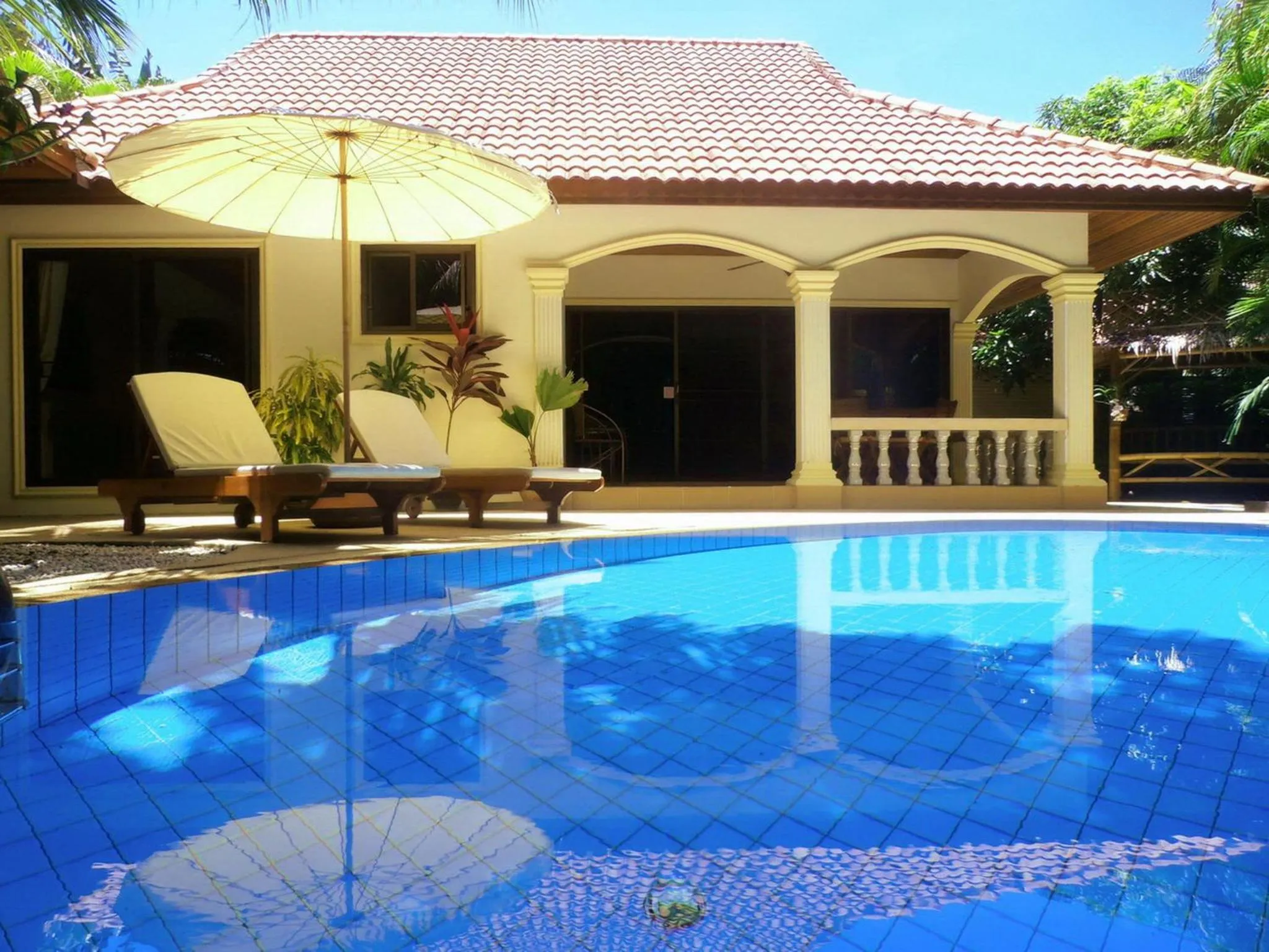 Swimming pool in Coconut Paradise Holiday Villas