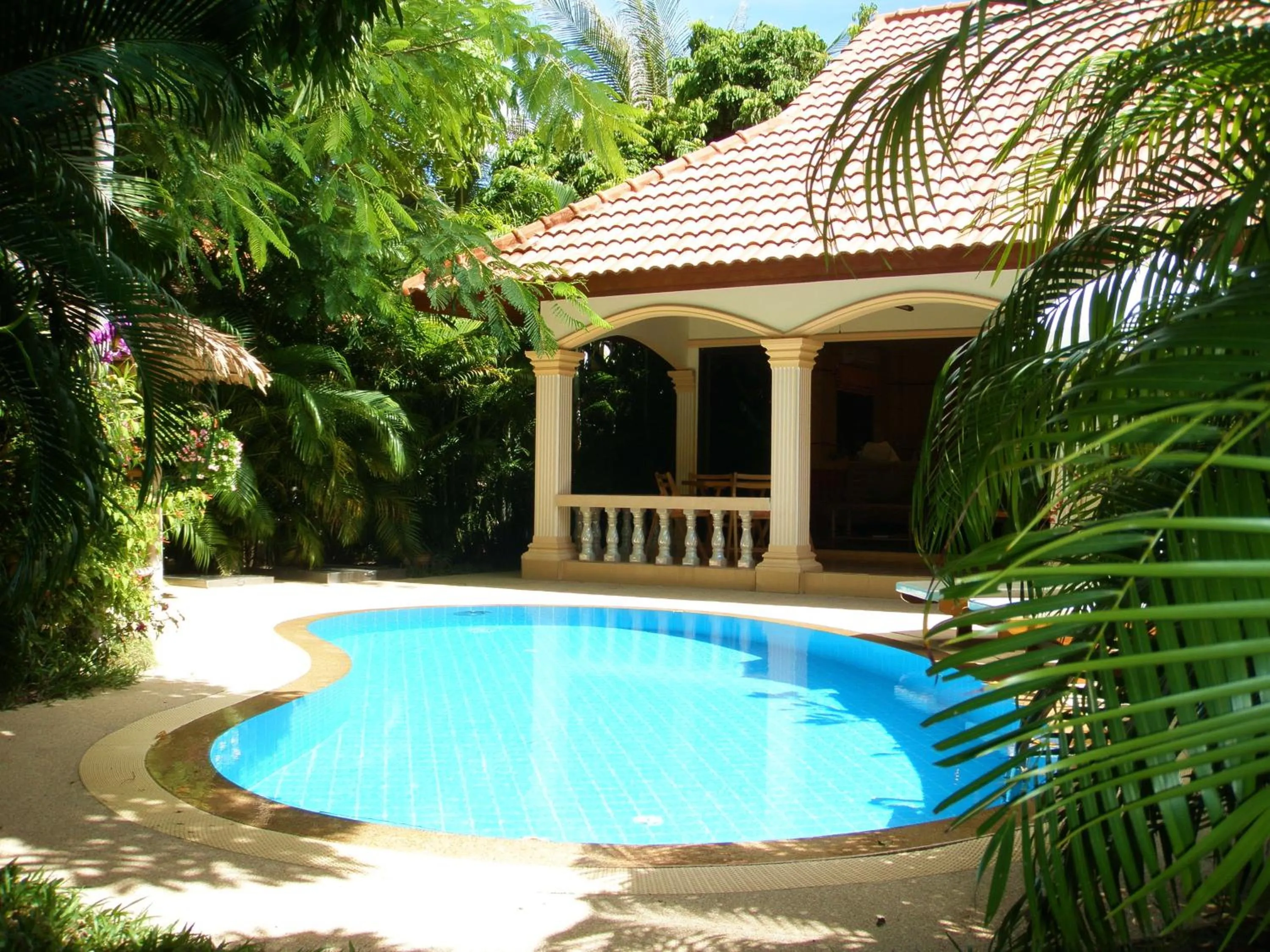 Swimming pool in Coconut Paradise Holiday Villas