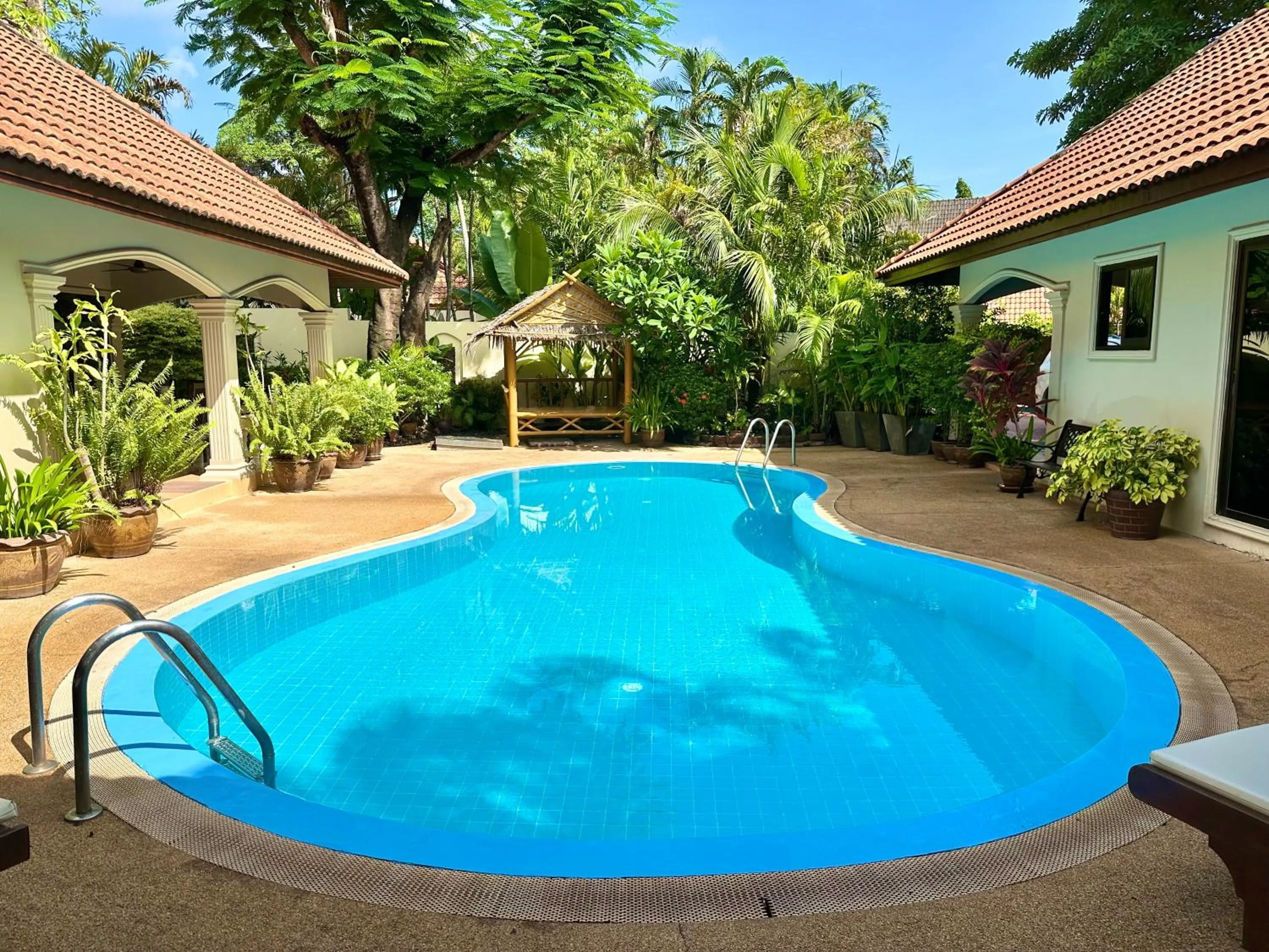 Coconut Paradise Holiday Villas