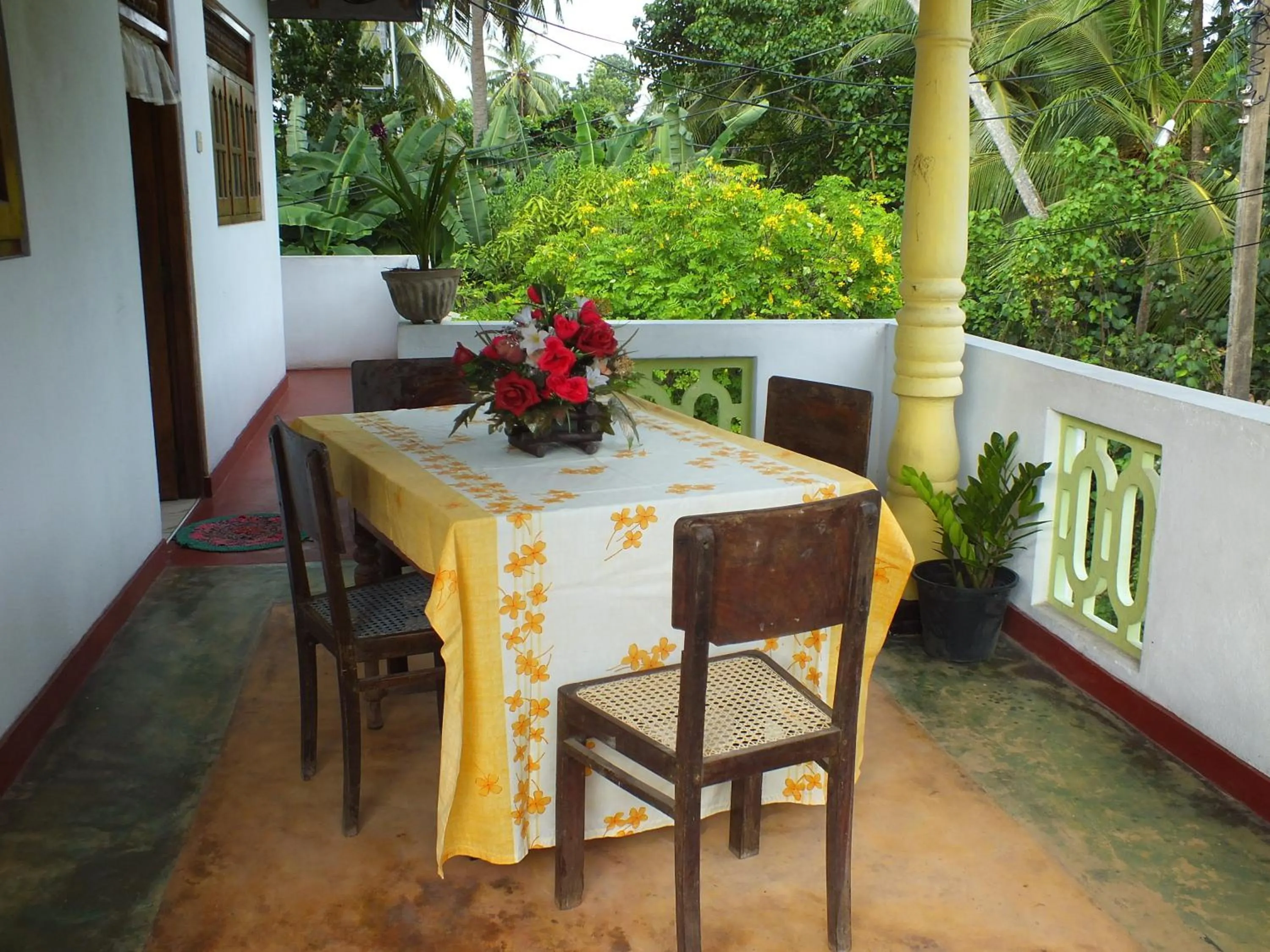 Restaurant/places to eat in Arogya Resort