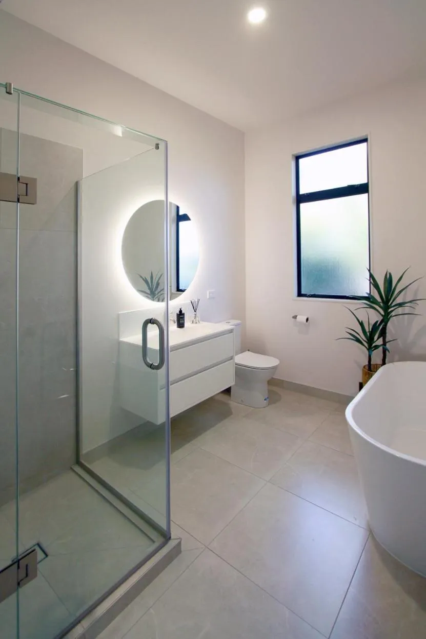 Bathroom in Tahi Lodge - Matakana Coast