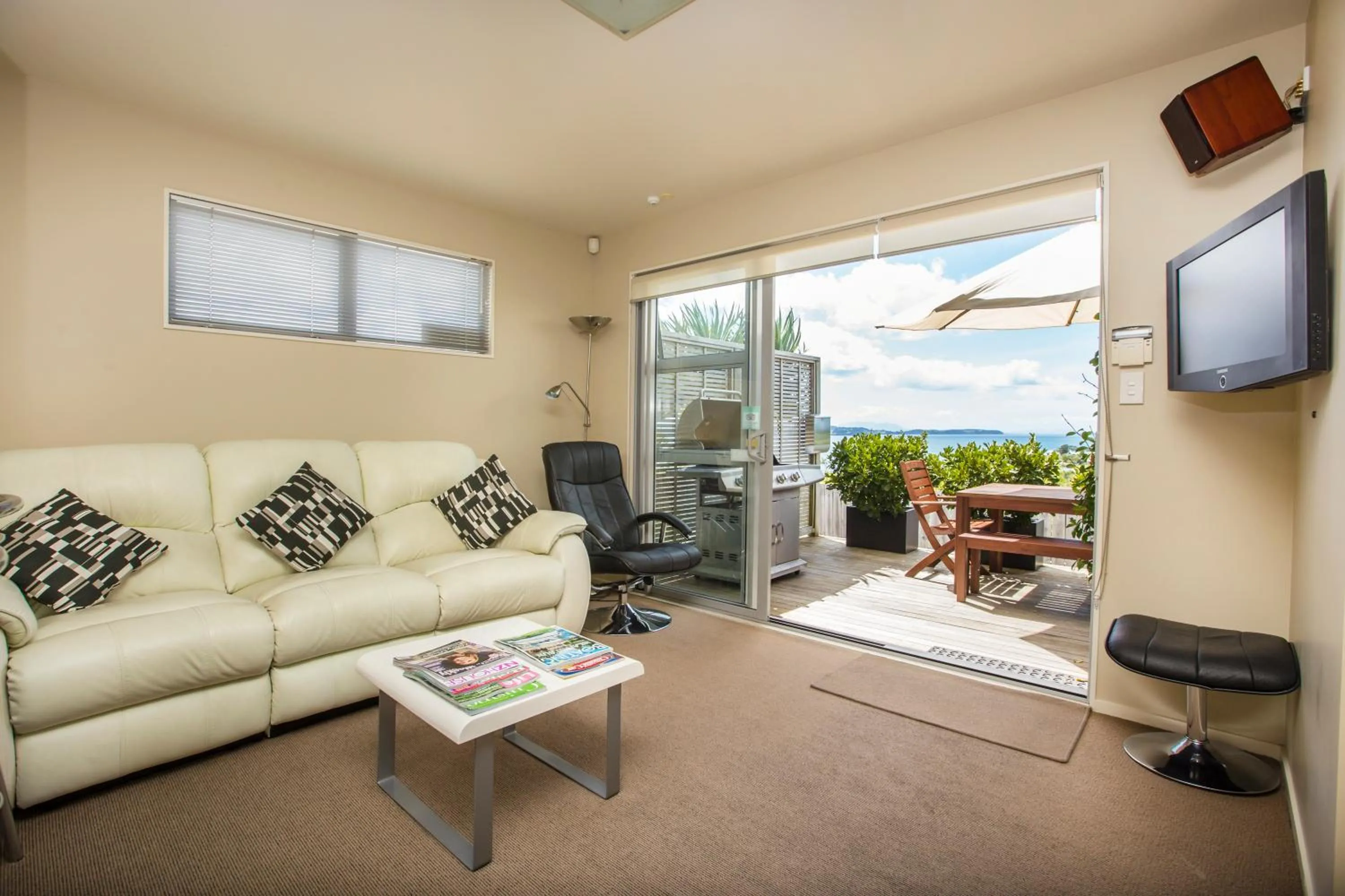 Patio in Tahi Lodge - Matakana Coast