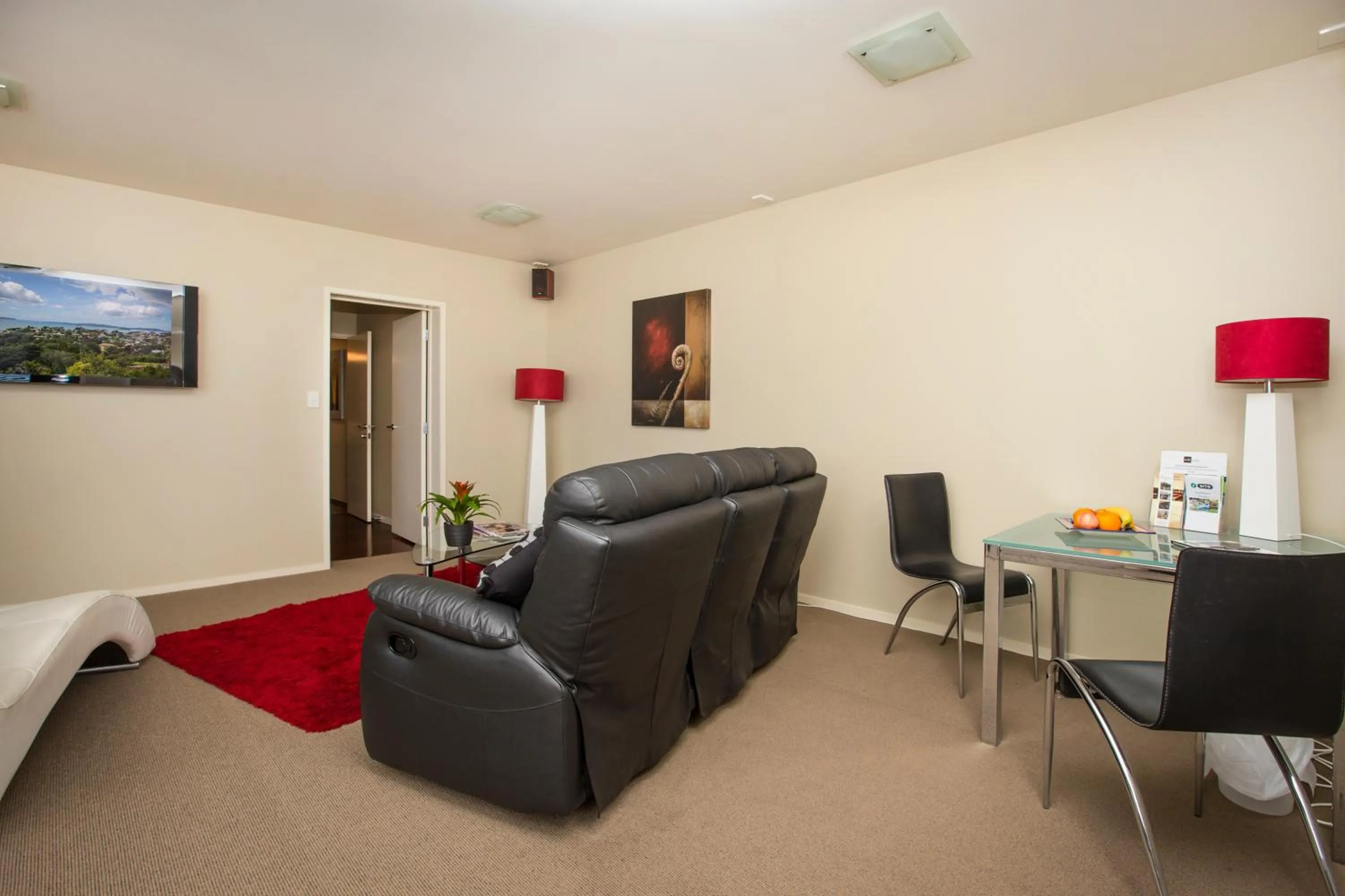 Day in Tahi Lodge - Matakana Coast