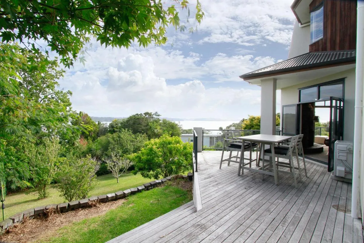 Patio in Tahi Lodge - Matakana Coast