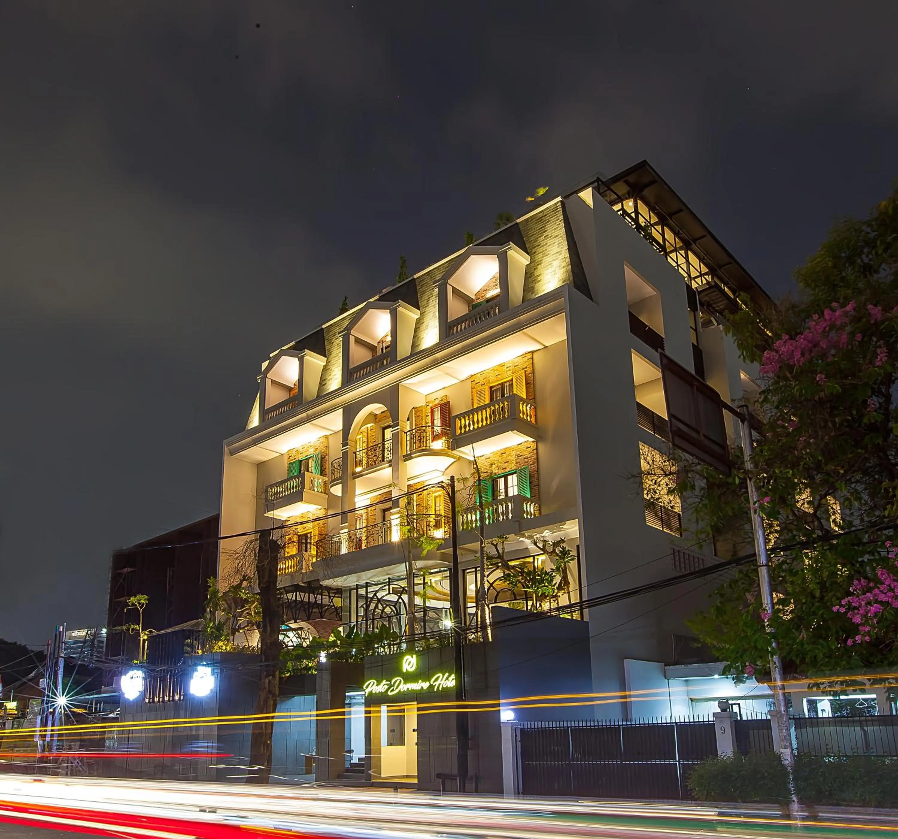 Property building in Posto Dormire Sudirman
