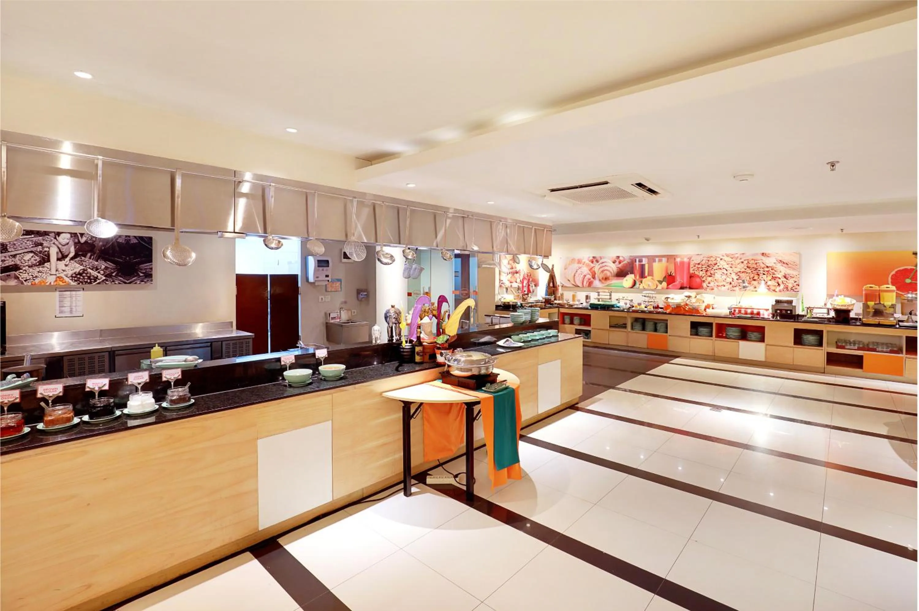 Restaurant/places to eat in HARRIS Hotel Seminyak