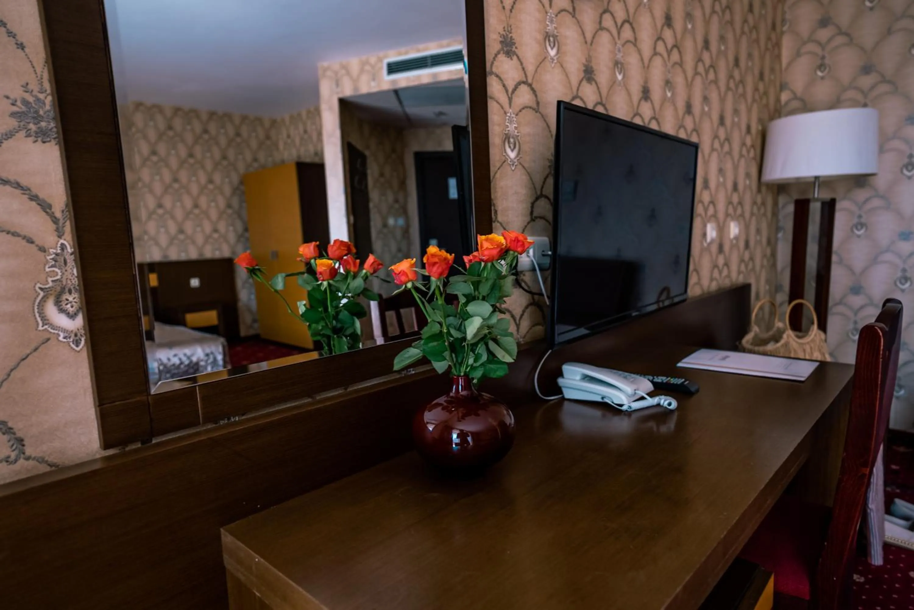 Communal lounge/ TV room in Izola Paradise Hotel - All Inclusive