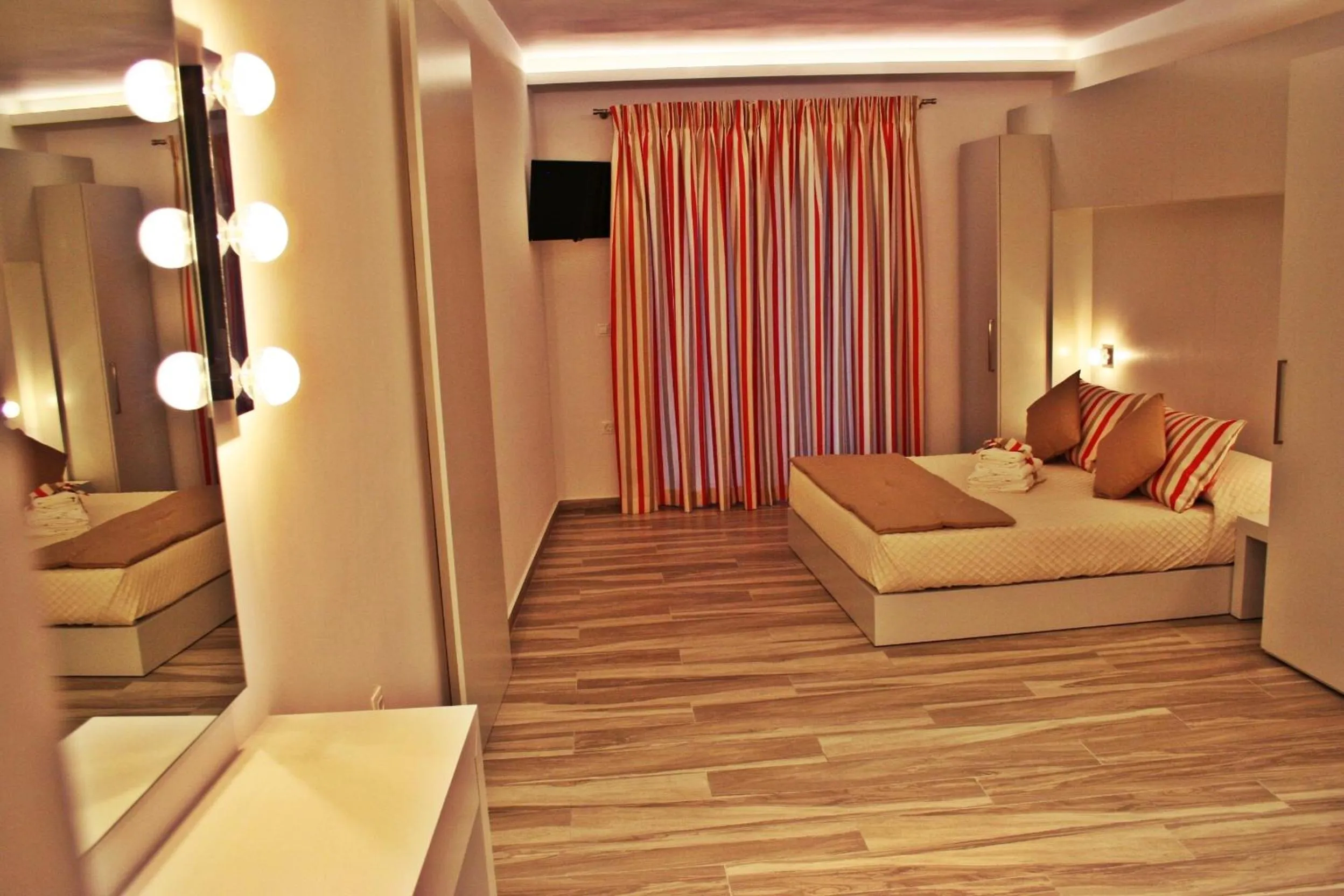 Photo of the whole room in Lindos Beauty