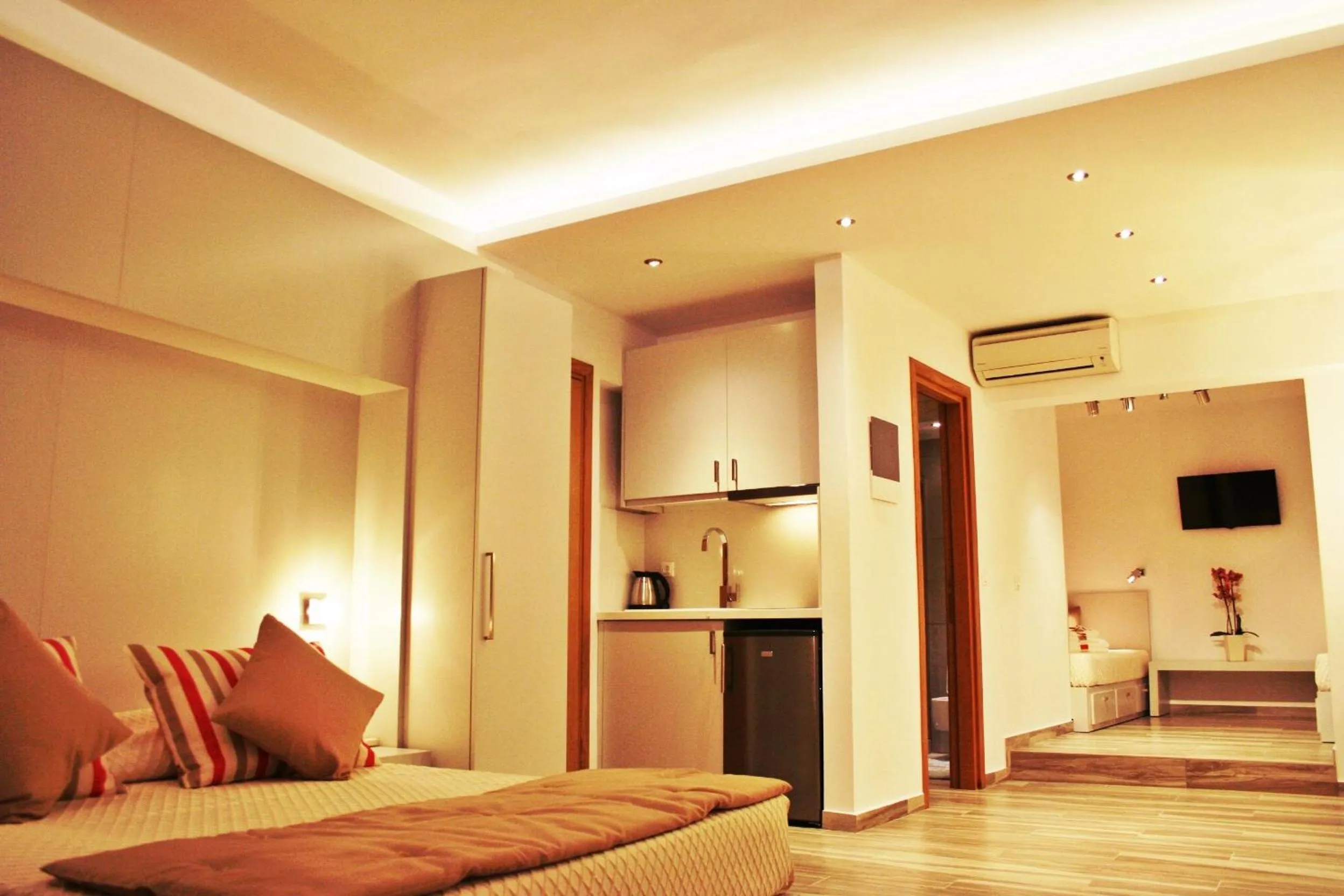 Kitchen or kitchenette, Bed in Lindos Beauty