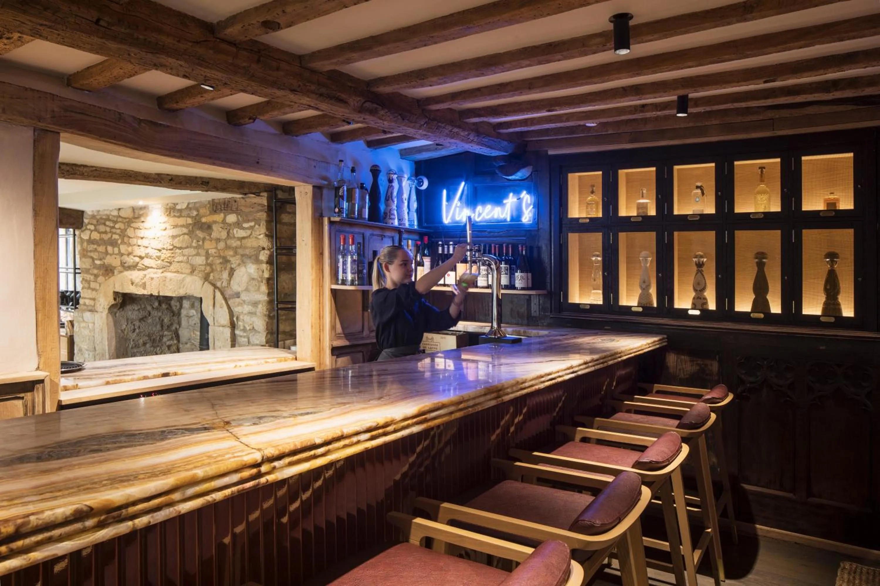 Lounge or bar in BULL Burford