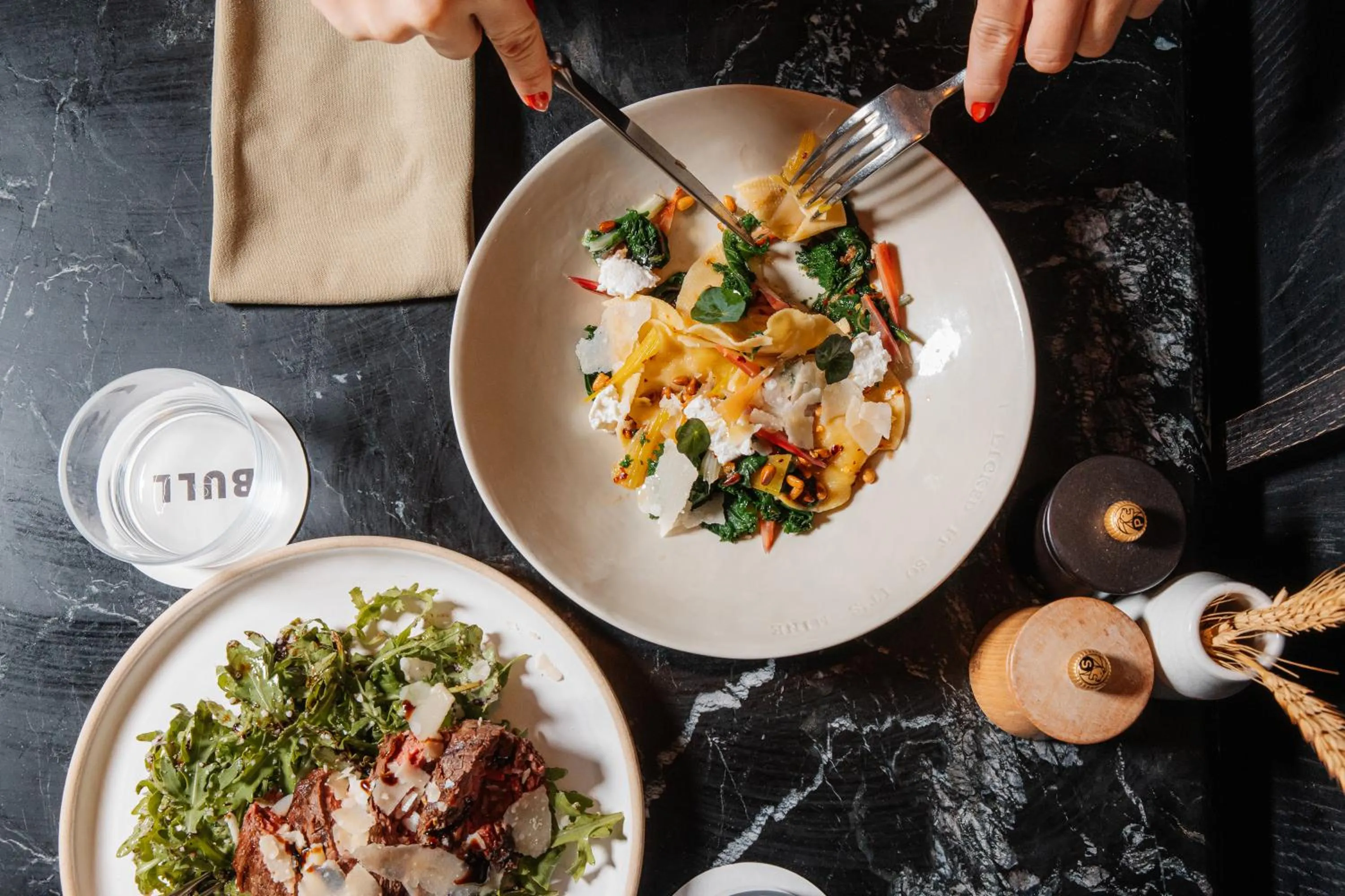 Food and drinks in BULL Burford