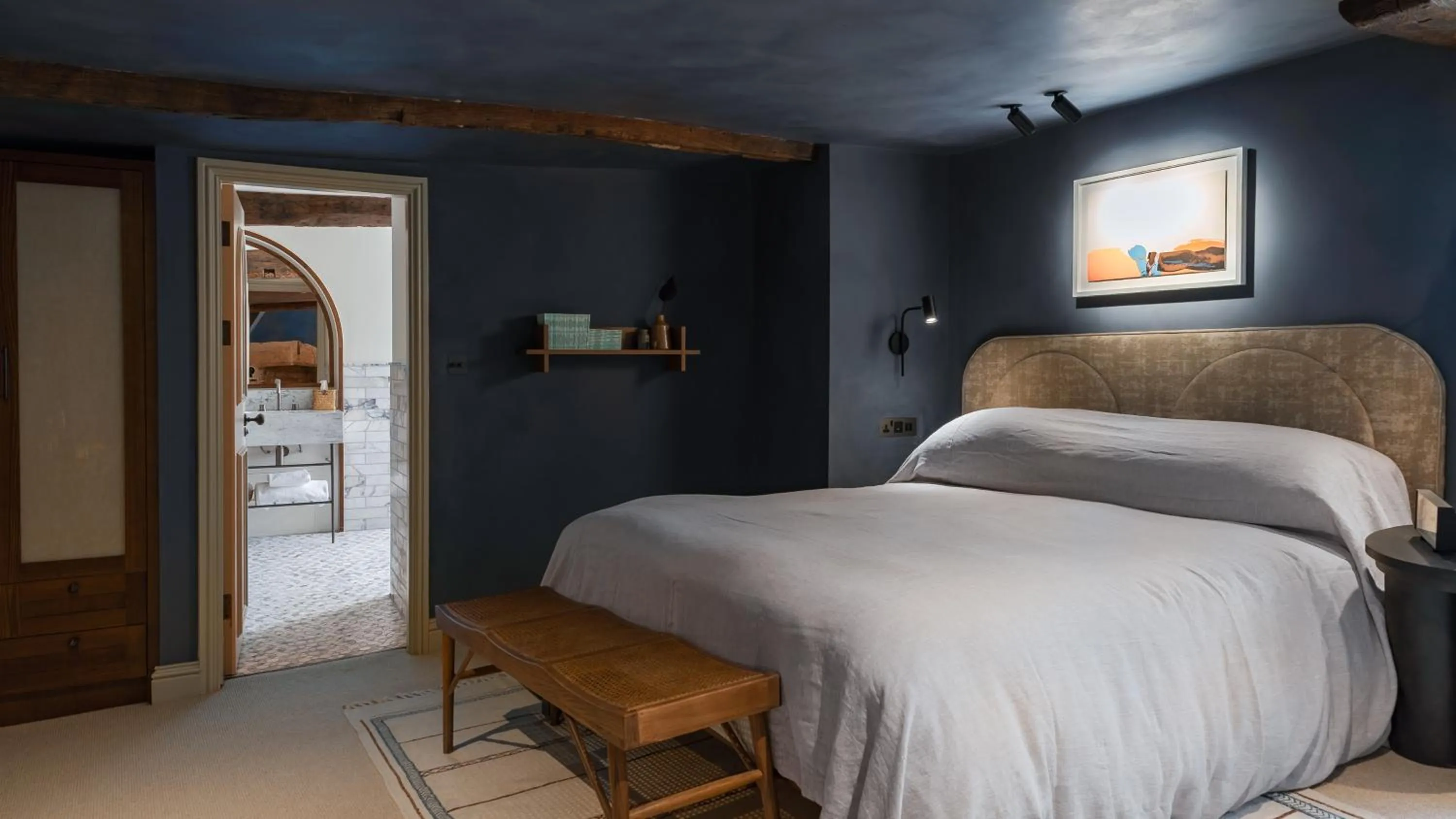 The Drunk Tank | Junior Suite in BULL Burford