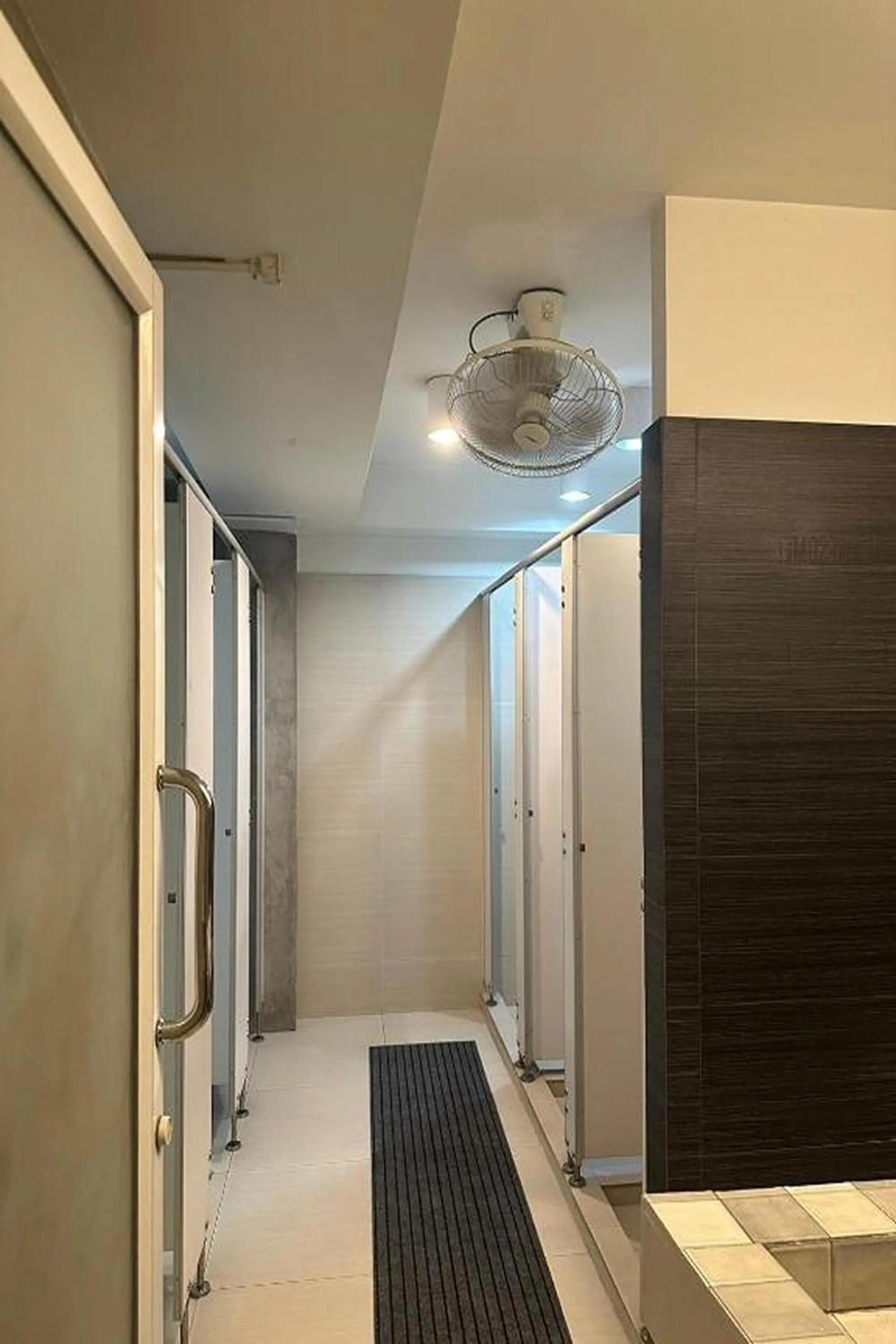 Bathroom in Qilombo Hostel Silom