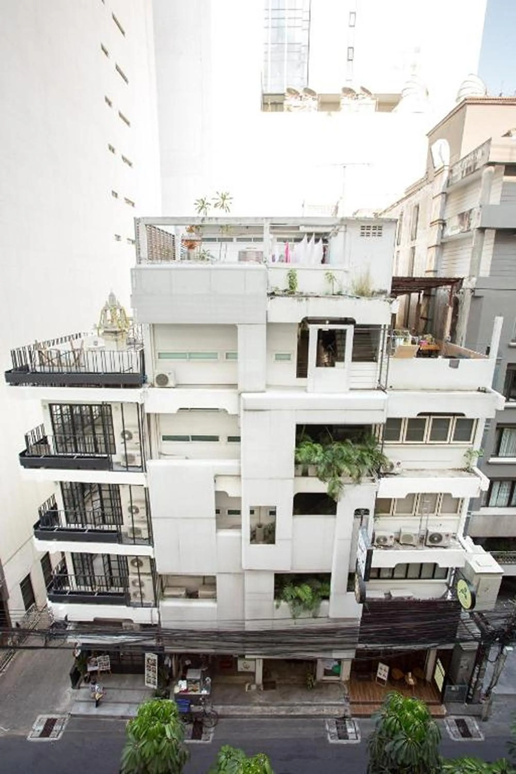 Property building in Qilombo Hostel Silom