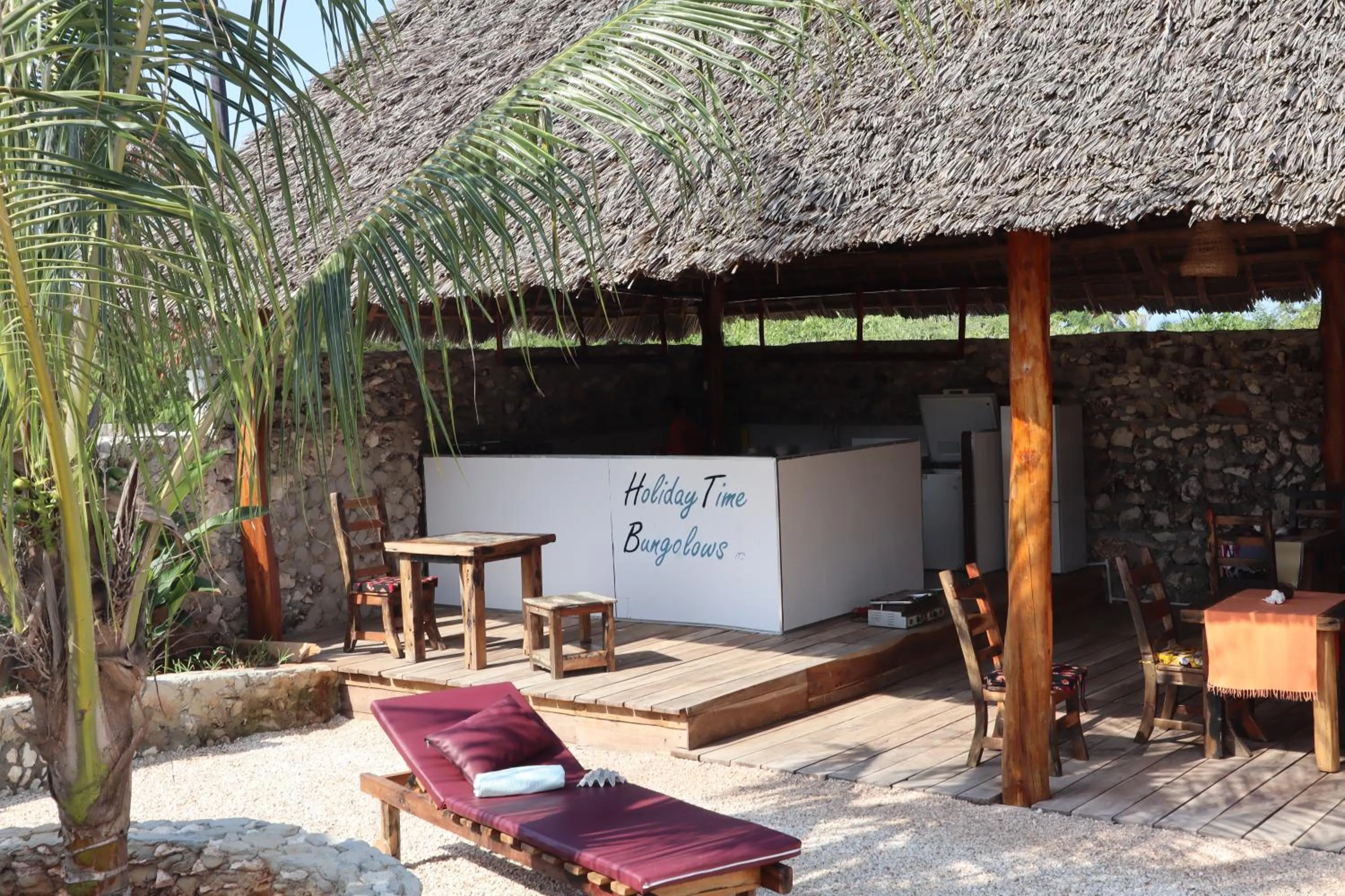 Restaurant/places to eat in Holiday Time Bungalows Zanzibar