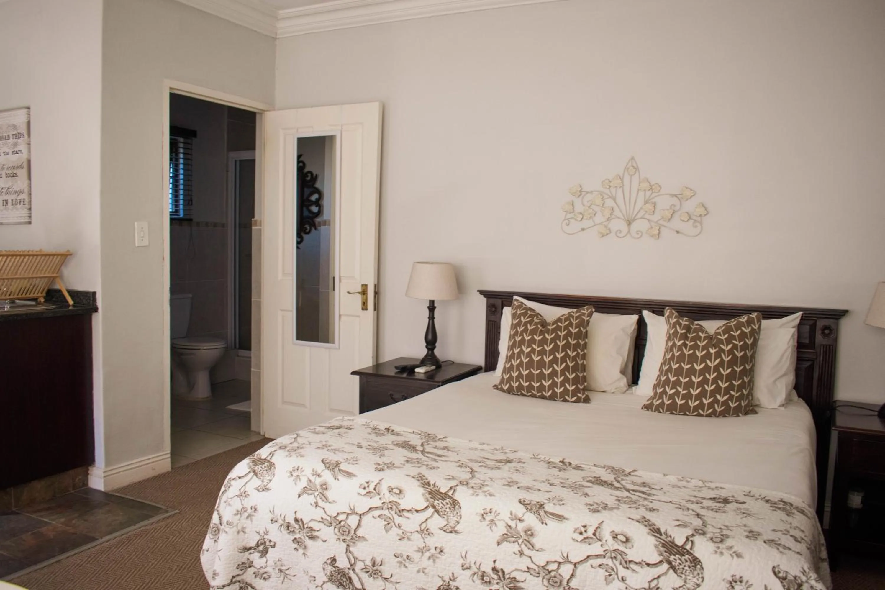 Bedroom, Bed in African Sands B&B