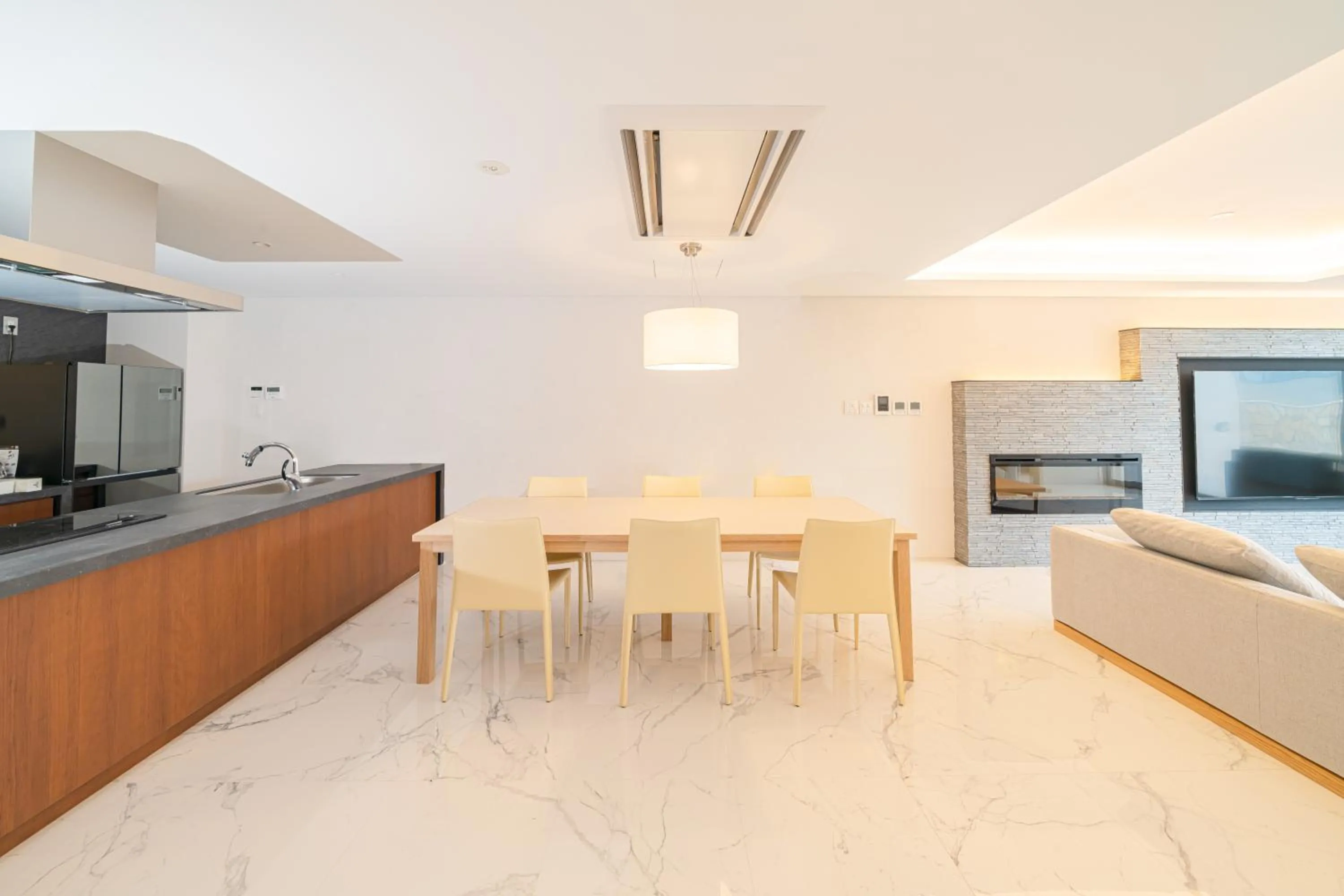 Dining area in tokinos