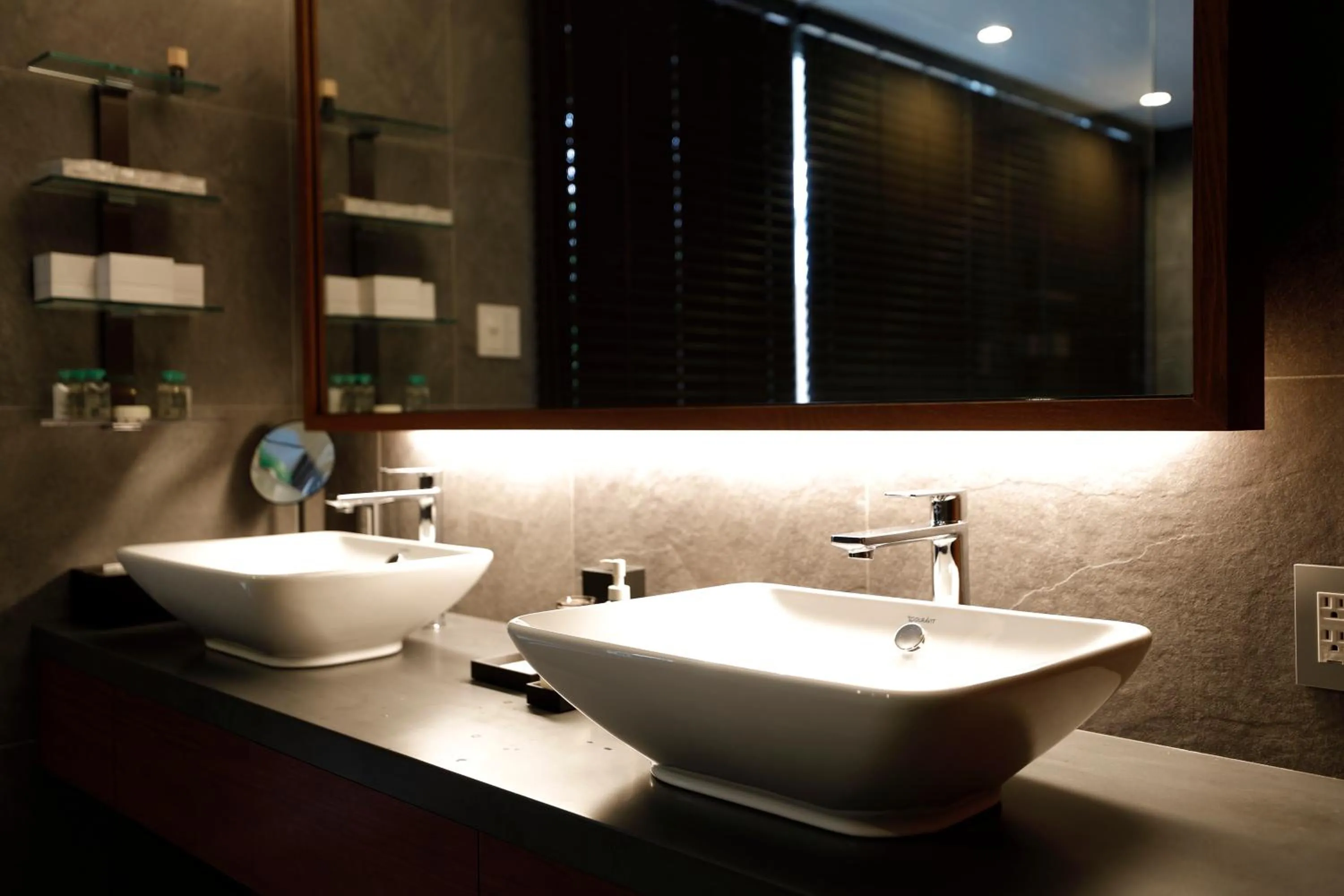 Bathroom in tokinos