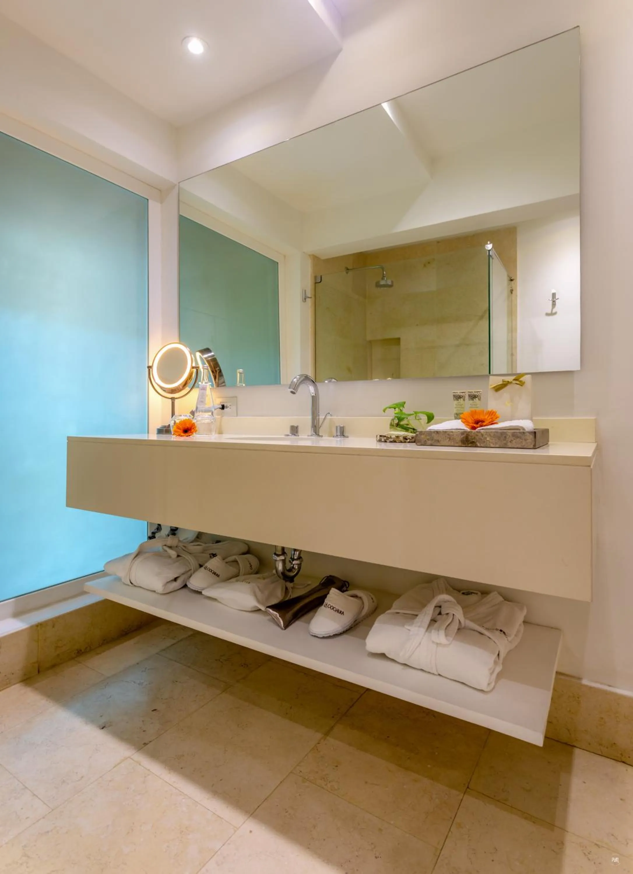 Shower in Hotel Casa del Gobernador