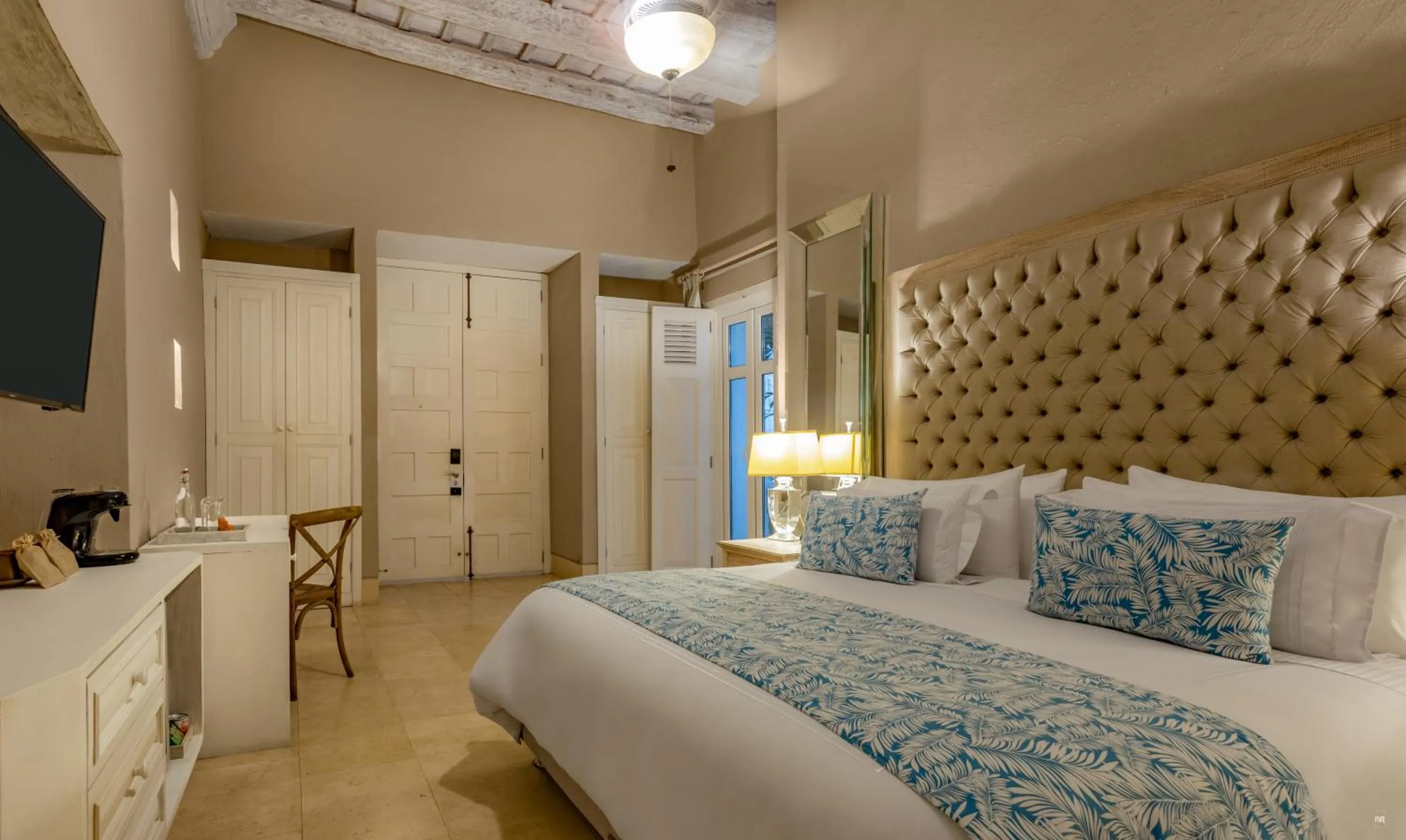 Property building, Bed in Hotel Casa del Gobernador