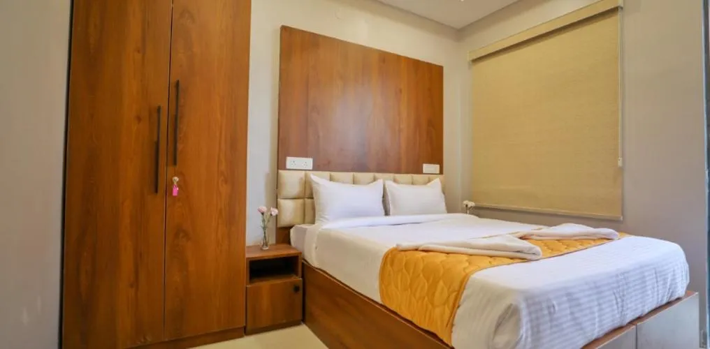 Bed in Hotel Ceasta, Beside US Consulate Hyderabad, Gachibowli