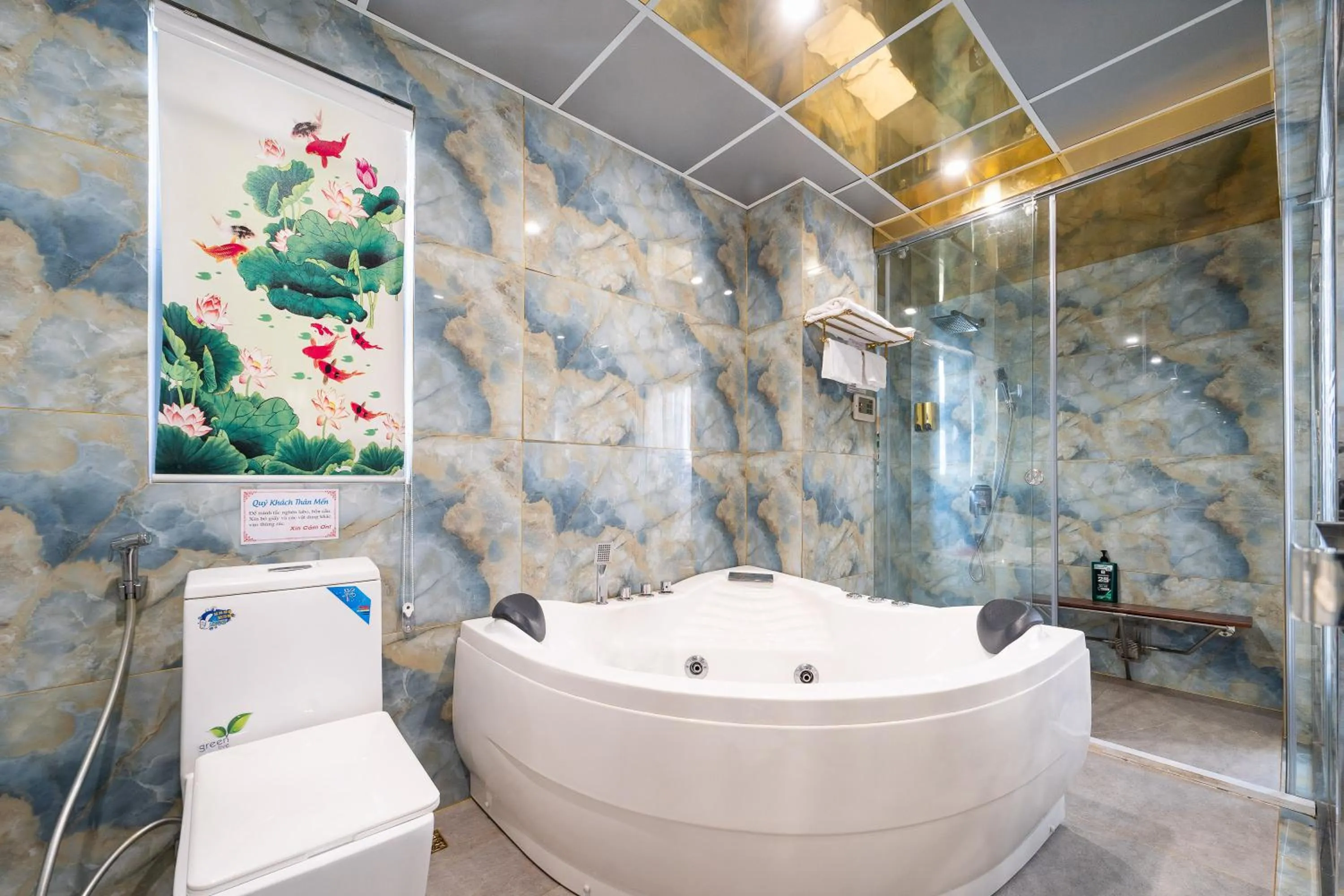 Bathroom in Townhouse Cuong Thanh 3 Hotel