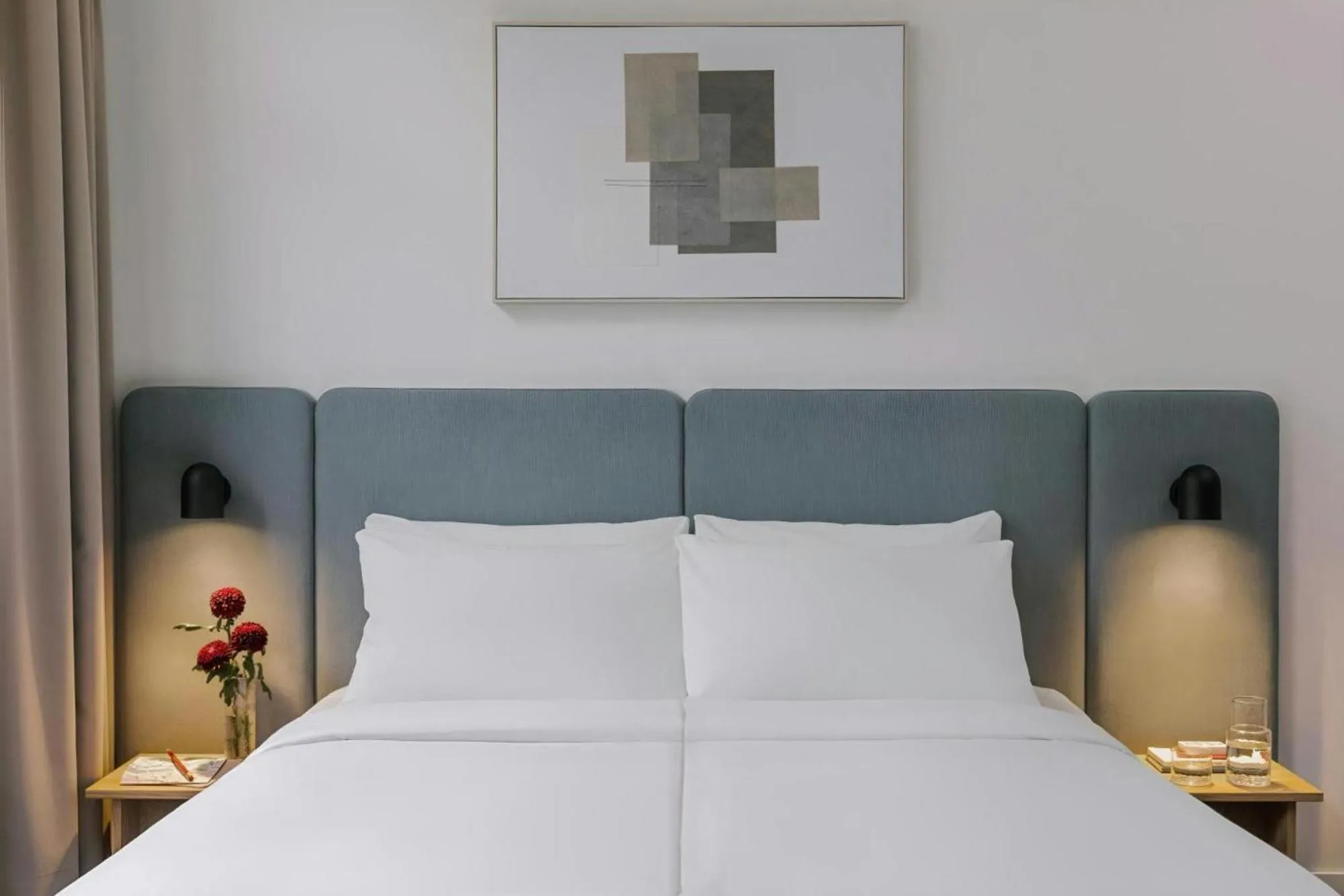 Bedroom, Bed in Hotel Rose Rotterdam